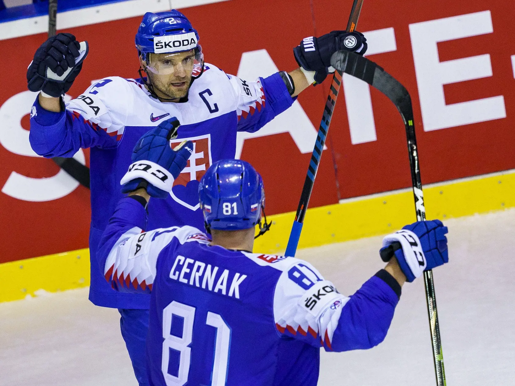 Na snímke Andrej Sekera a Erik Černák počas zápasu A skupiny hokejových Majstrovstiev sveta IIHF 2019 medzi reprezentáciami Slovenska a Nemecka.