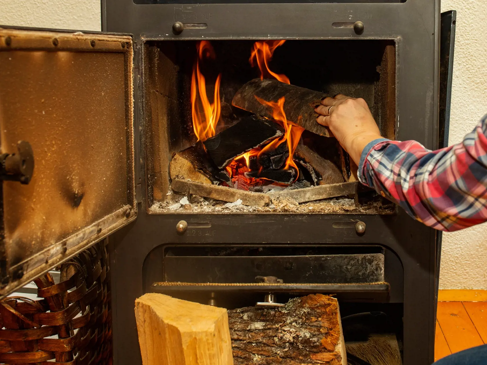 Vedeli ste, aká by mala byť optimálna teplota príbytku? Malo by to byť medzi 19 až 21°C. Veľa ľudí má v zime rado doma oveľa vyššiu teplotu, niektorí sa cítia príjemne až pri 23°C.