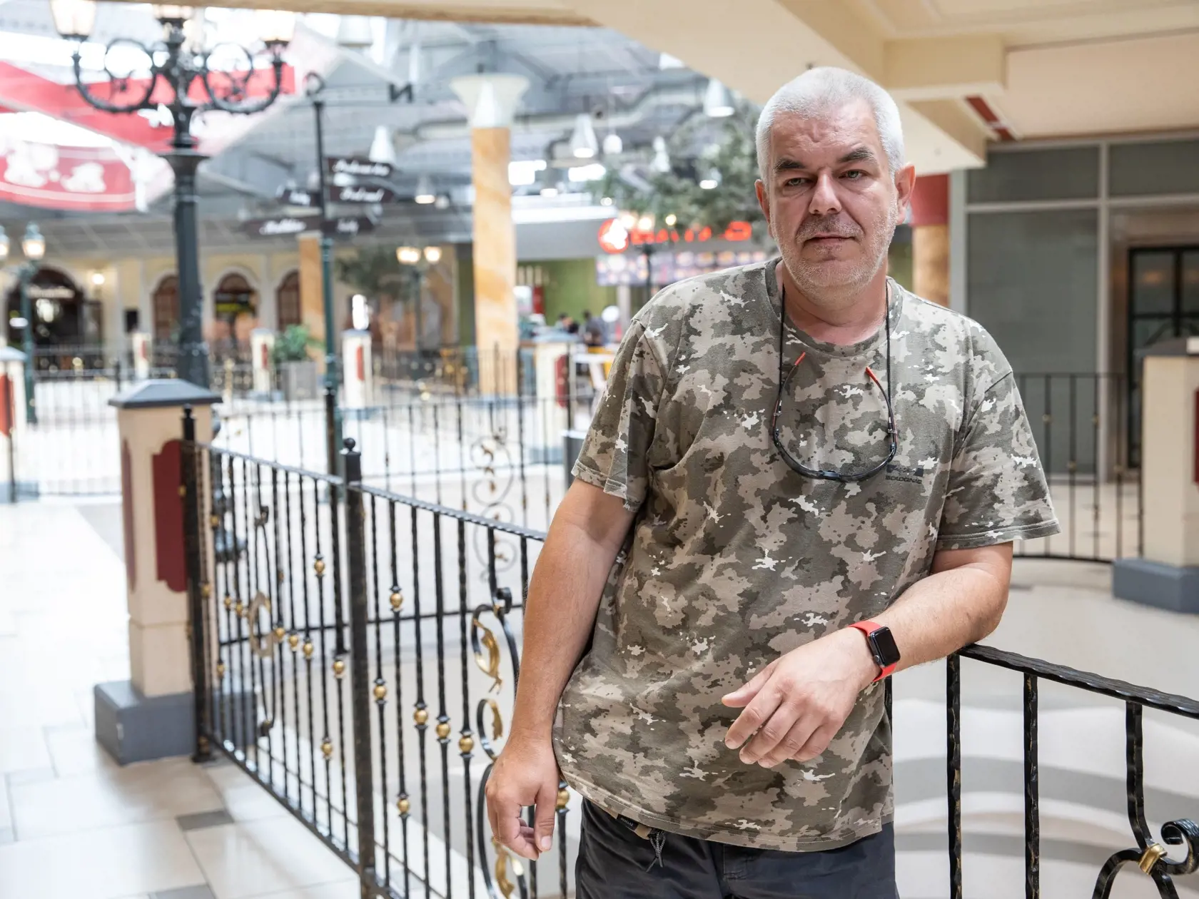 Prvá obeť: Ľuboš Skurkai má dnes 49 rokov. Keď mal jedenásť, sekáčikom a nožom na neho zaútočil 13 ročný Matej Čurko, lebo chcel ochutnať jeho mäso.