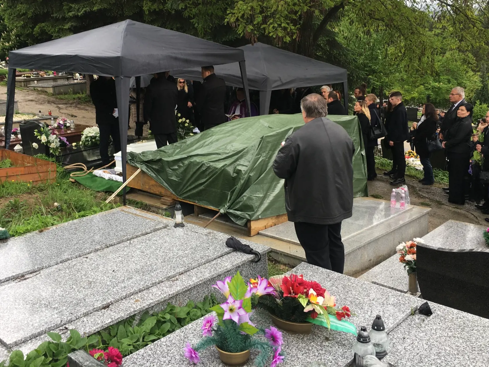 Mladého Tomáša (†16) pochovali.