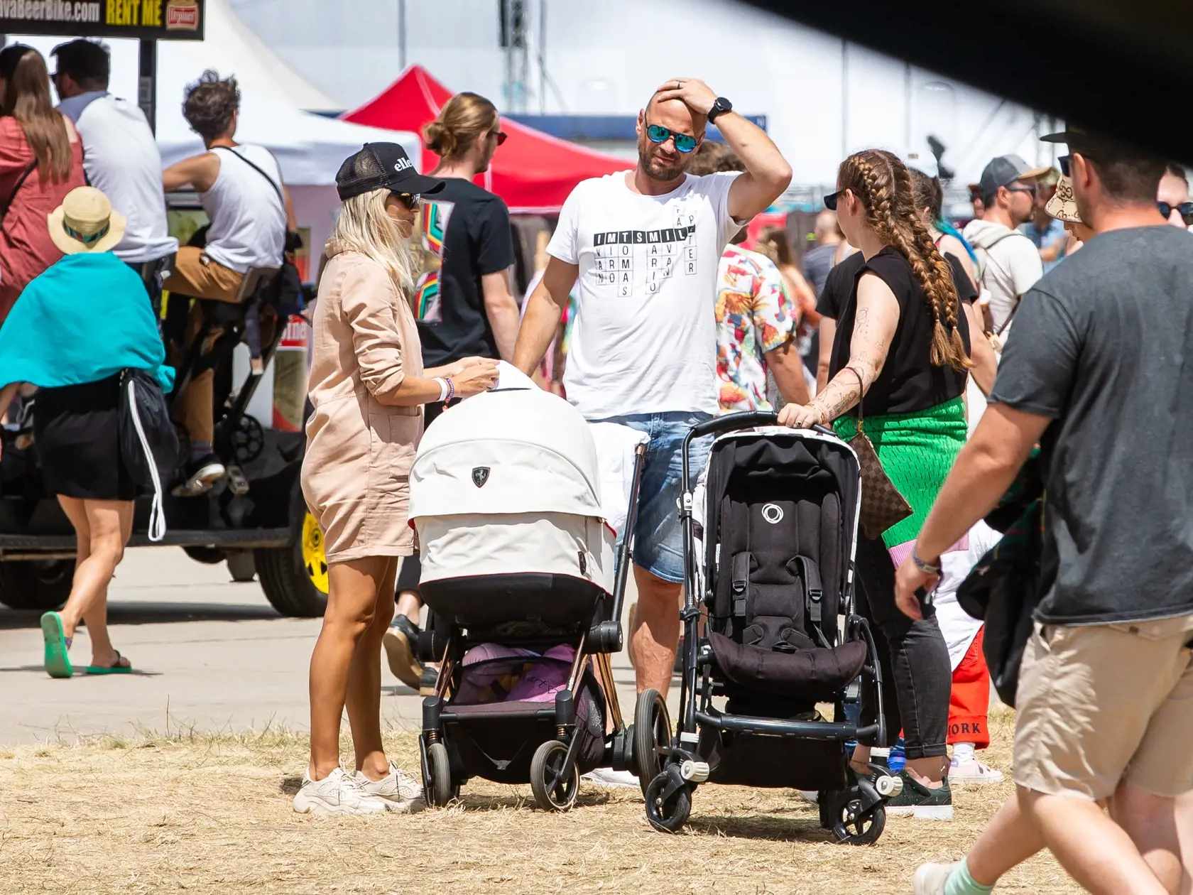Tretí deň hudobného festivalu "POHODA 2022" na letisku v Trenčíne. Na snímke Ivana Gáborík s manželom Mariánom Gáboríkom. 