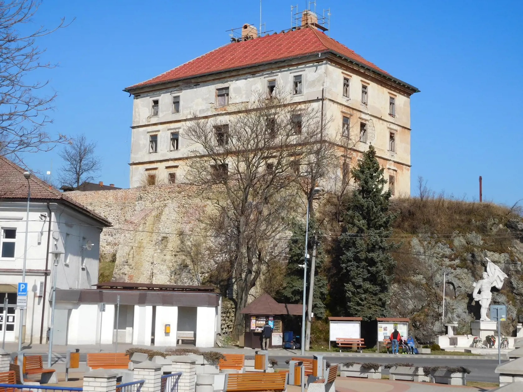 Žarnovický kaštieľ sa po rekonštrukcii stane ozdobou mesta.