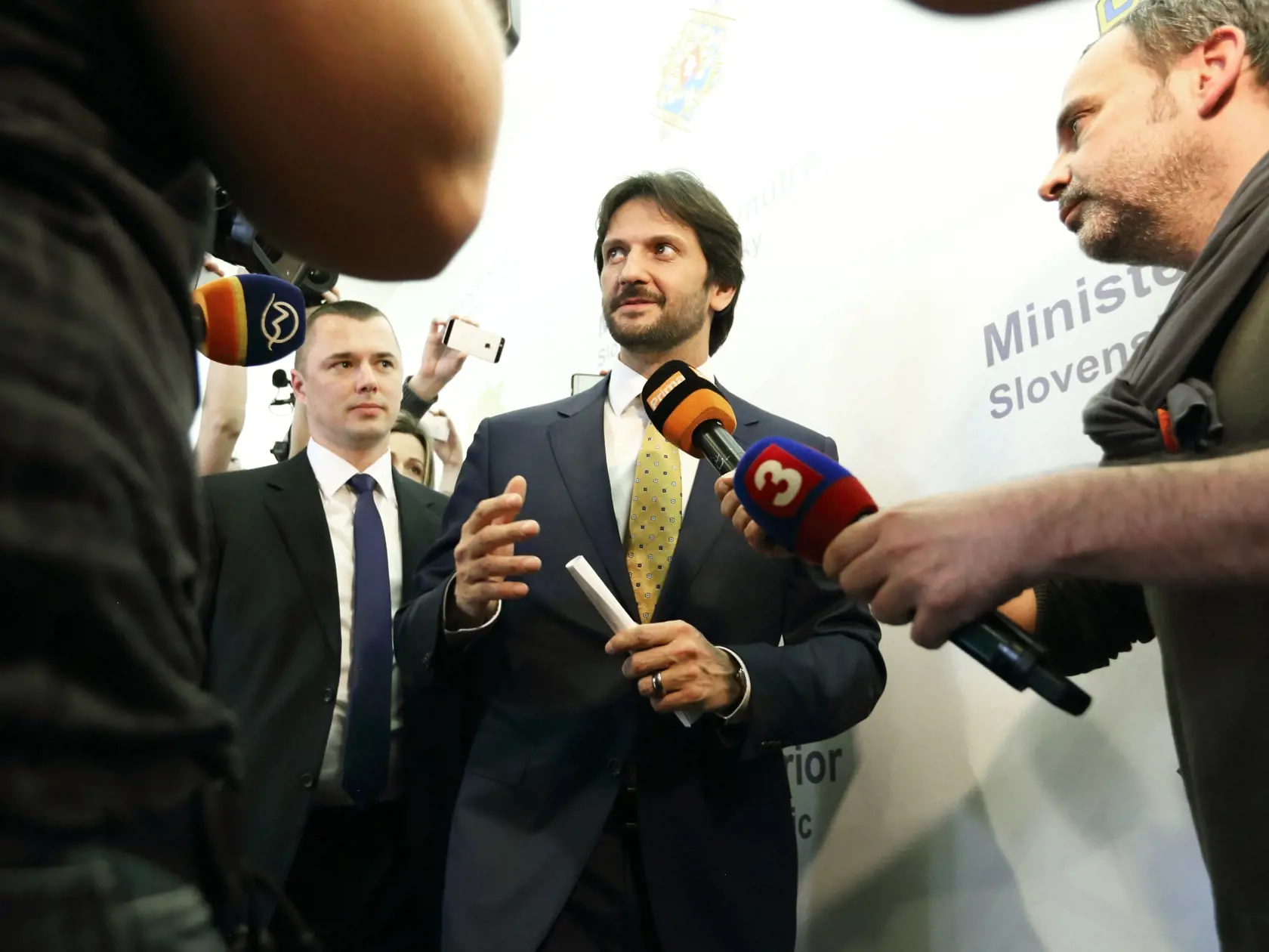 Na snímke minister vnútra Robert Kaliňák, strana SMER SE? ktorý oznamuje novinárom svoju demisiu.
