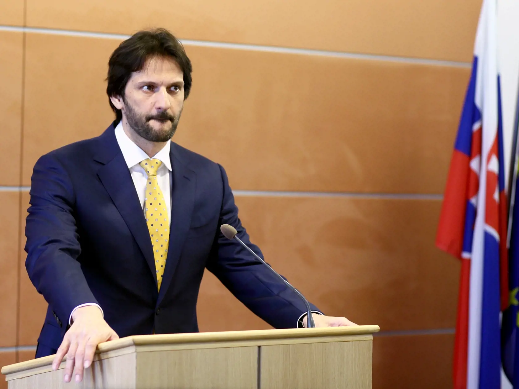 Na snímke minister vnútra Robert Kaliňák, strana SMER SE? ktorý oznamuje novinárom svoju demisiu.