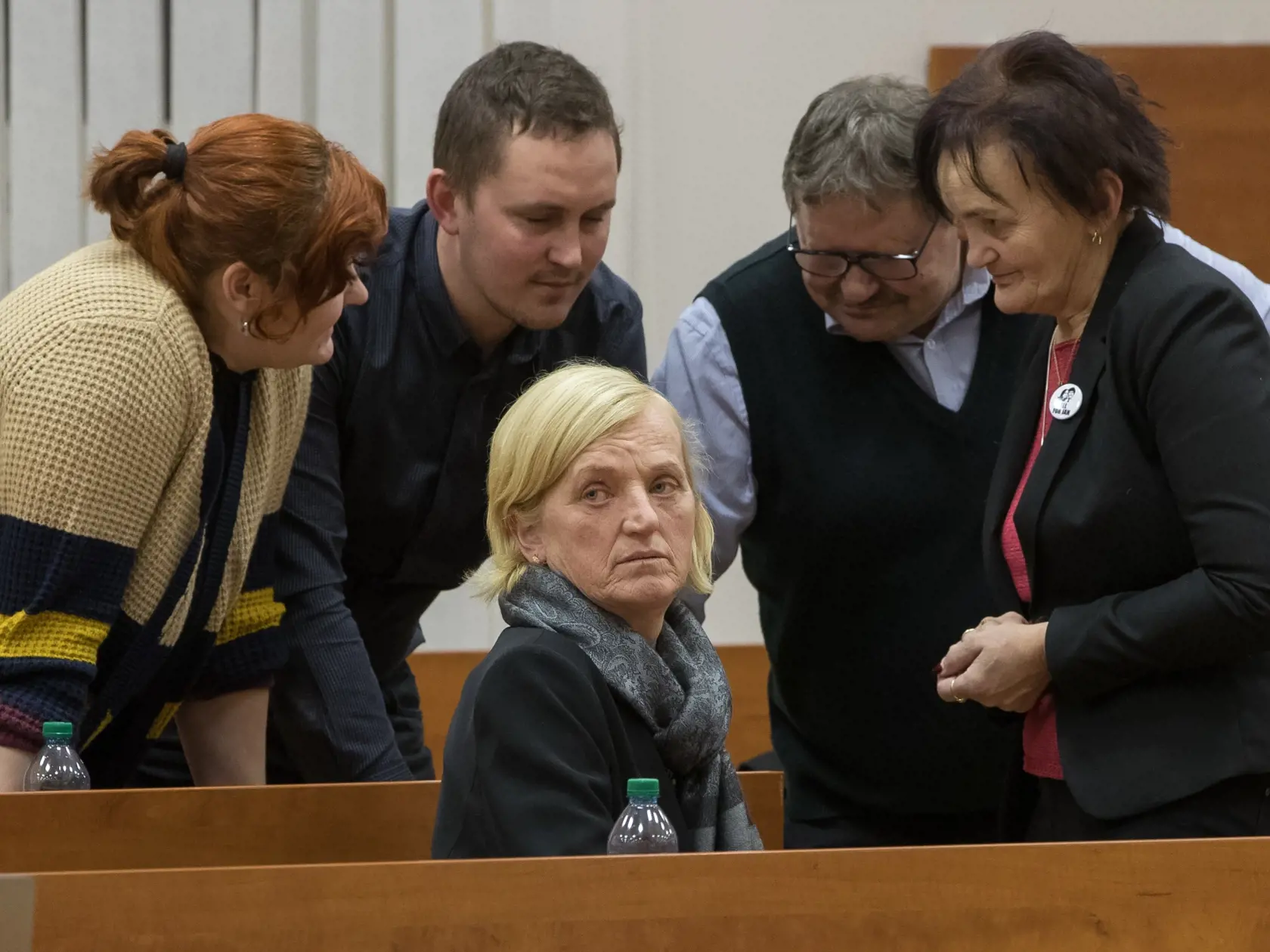 Tretie pojednávanie na Špecializovanom trestnom súde v Pezinku vo veci vraždy investigatívneho novinára Jána Kuciaka a jeho snúbenice Martiny Kušnírovej. Na snímke sú rodinní príslušníci zavraždených. Z prava Jana Kuciaková, Jozef Kuciak starší, Zlatica Kušnírová, Jozef Kuciak mladší.