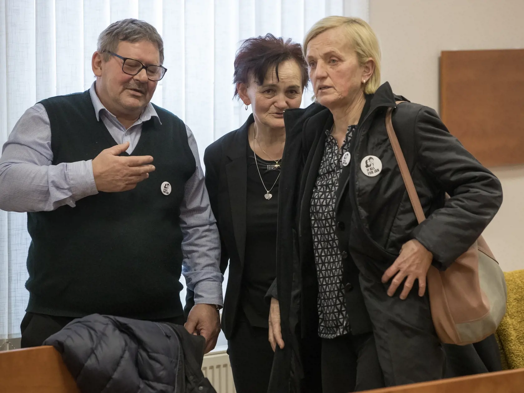 Druhé pojednávanie na Špecializovanom trestnom súde v Pezinku vo veci vraždy investigatívneho novinára Jána Kuciaka a jeho snúbenice Martiny Kušnírovej. Na snímke zľava je Jozef Kuciak a Jana Kuciaková, rodičia zavraždeného novinára. V pravo je Zlatica Kušnírová, matka Martiny Kušnírovej.