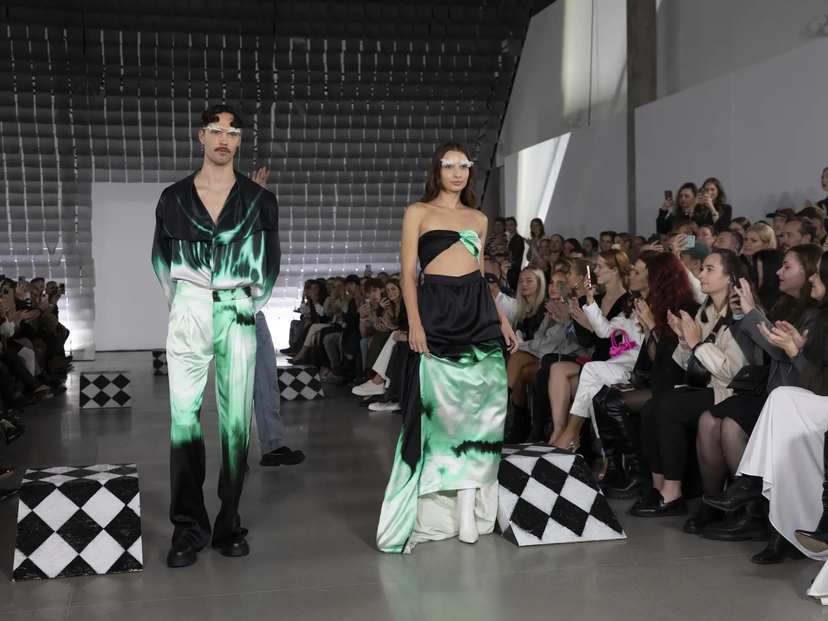 Na snímke je Mercedes Benz Fashion Live v SNG v Bratislave.
Módné návrhy Pavol Dendis.