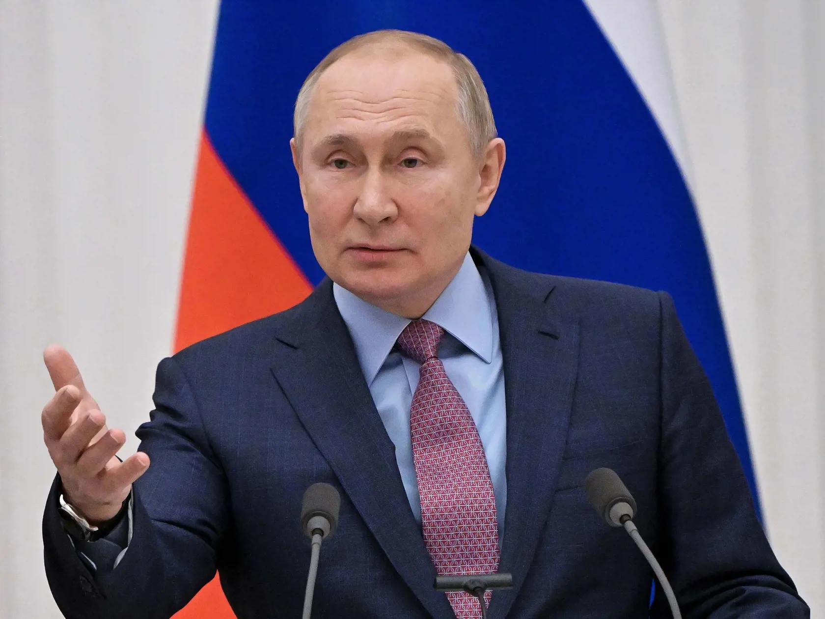 Vladimir Putin sa narodil v deň lásky a bezpečia, pod vplyvom impulzov Saturn-Slnko-Pluto. Táto energia prináša podľa veštkyne obavy o bezpečnosť.