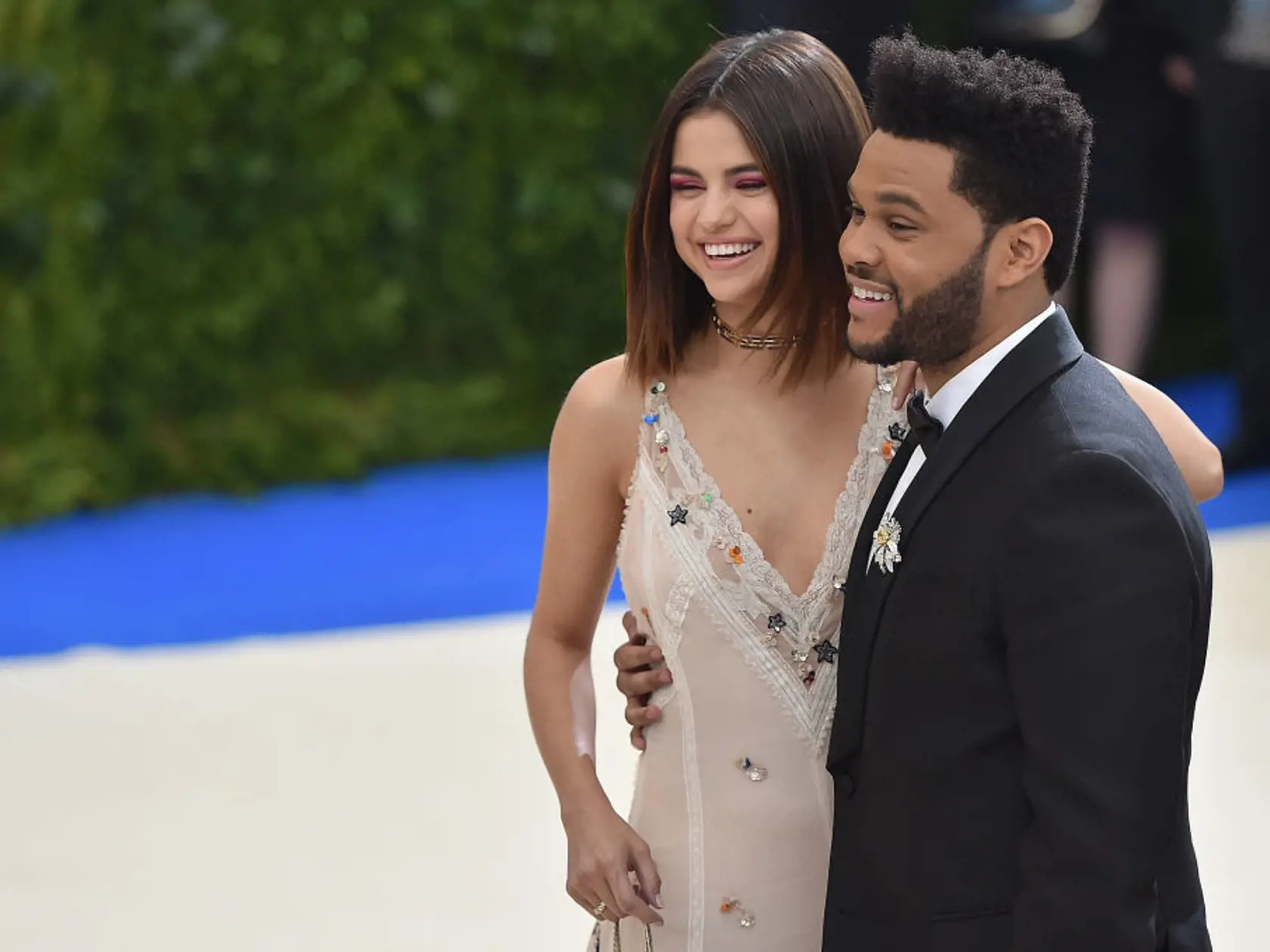 NEW YORK, NY - MAY 01:  Selena Gomez (L) and The Weeknd attend the "Rei Kawakubo/Comme des Garcons: Art Of The In-Between" Costume Institute Gala at Metropolitan Museum of Art on May 1, 2017 in New York City.  (Photo by Theo Wargo/Getty Images For US Weekly)
