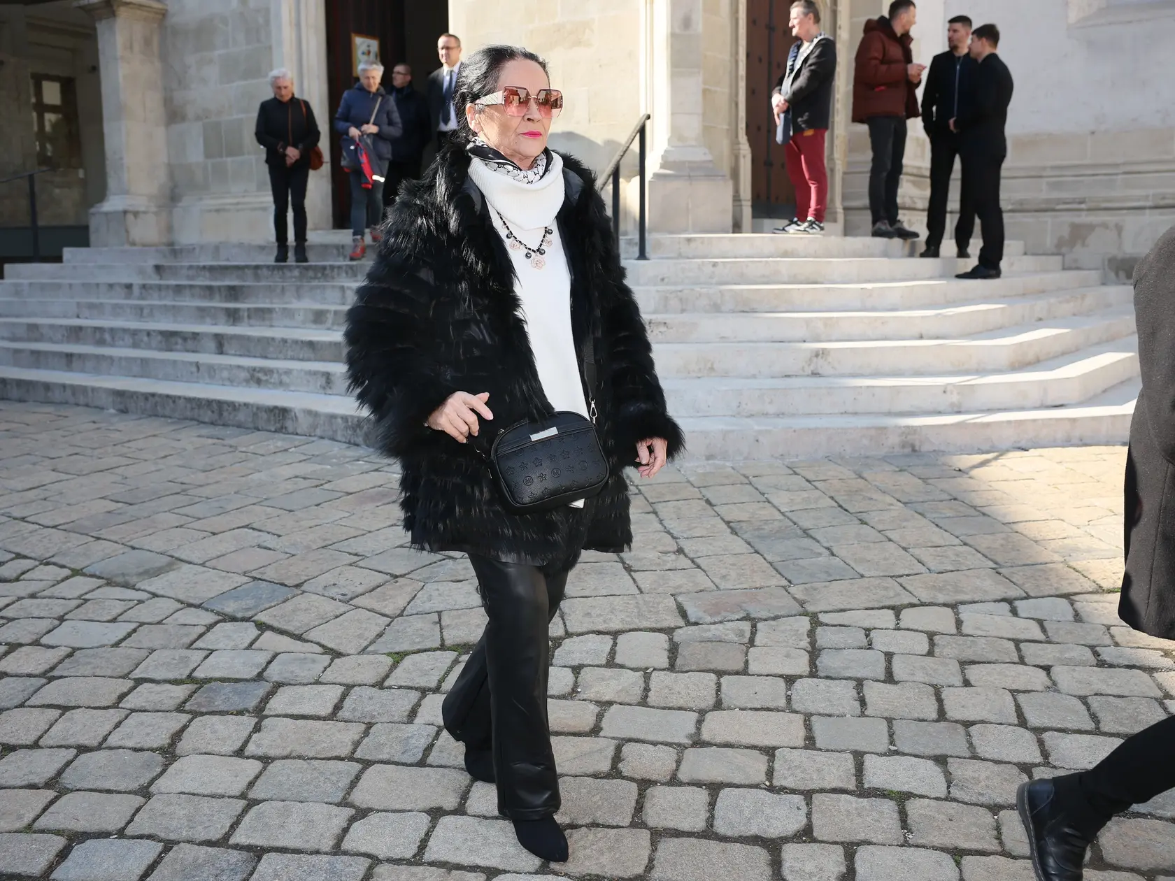 Posledná rozlúčka s hercom Štefanom Kvietikom († 90) v Dóme sv. Martina v Bratislave. Hana Gregorová.