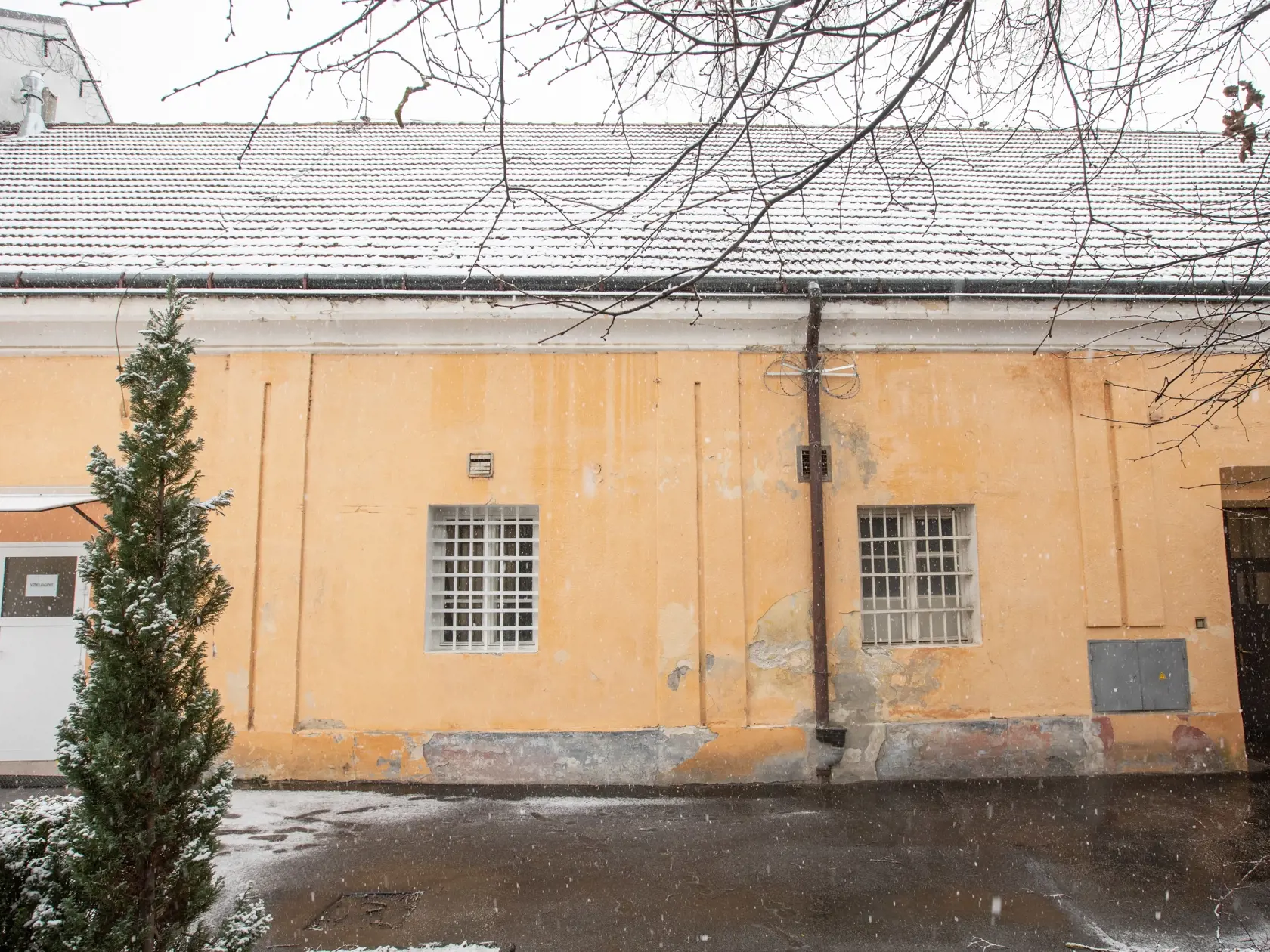 Na fotkách sú ilustračné fotografie z väznice Ilava.