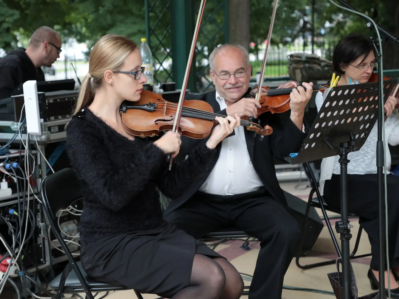 Koncert v Hudobnom pavilóne v Mestskom parku.
