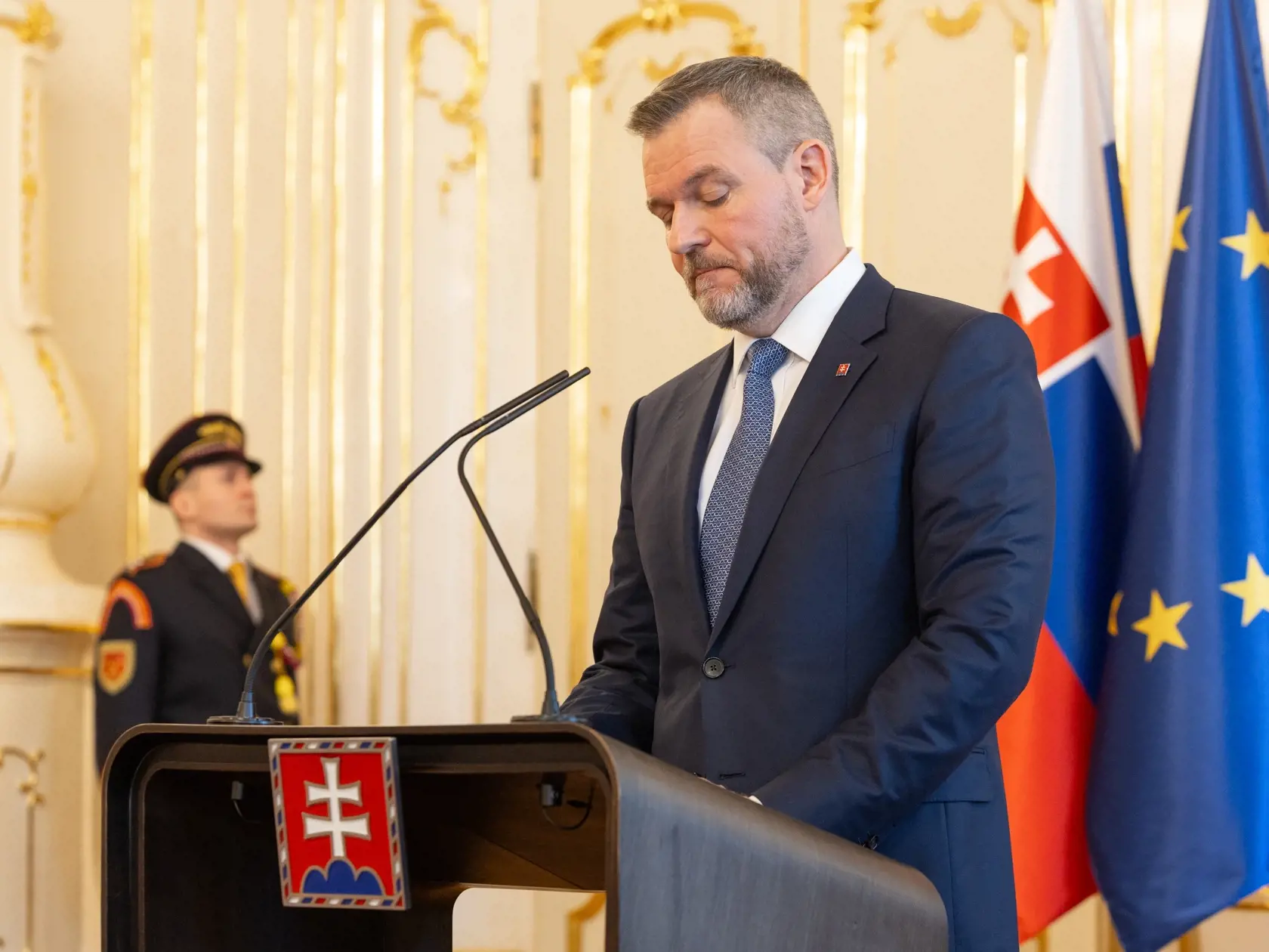 Prezident Peter Pellegrini vymenoval Rudolfa Huliaka za ministra cestovného ruchu a športu. Na snímke je prezident Peter Pellegrini.