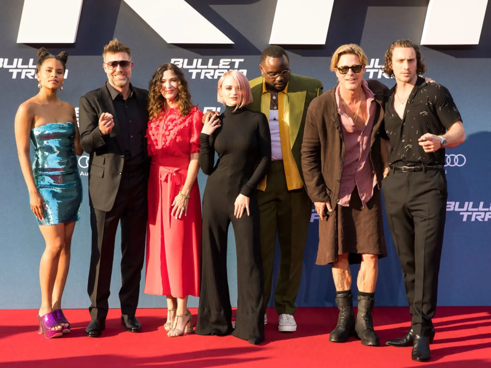Brad Pitt (58) sa na červenom koberci špacíroval v sukni.