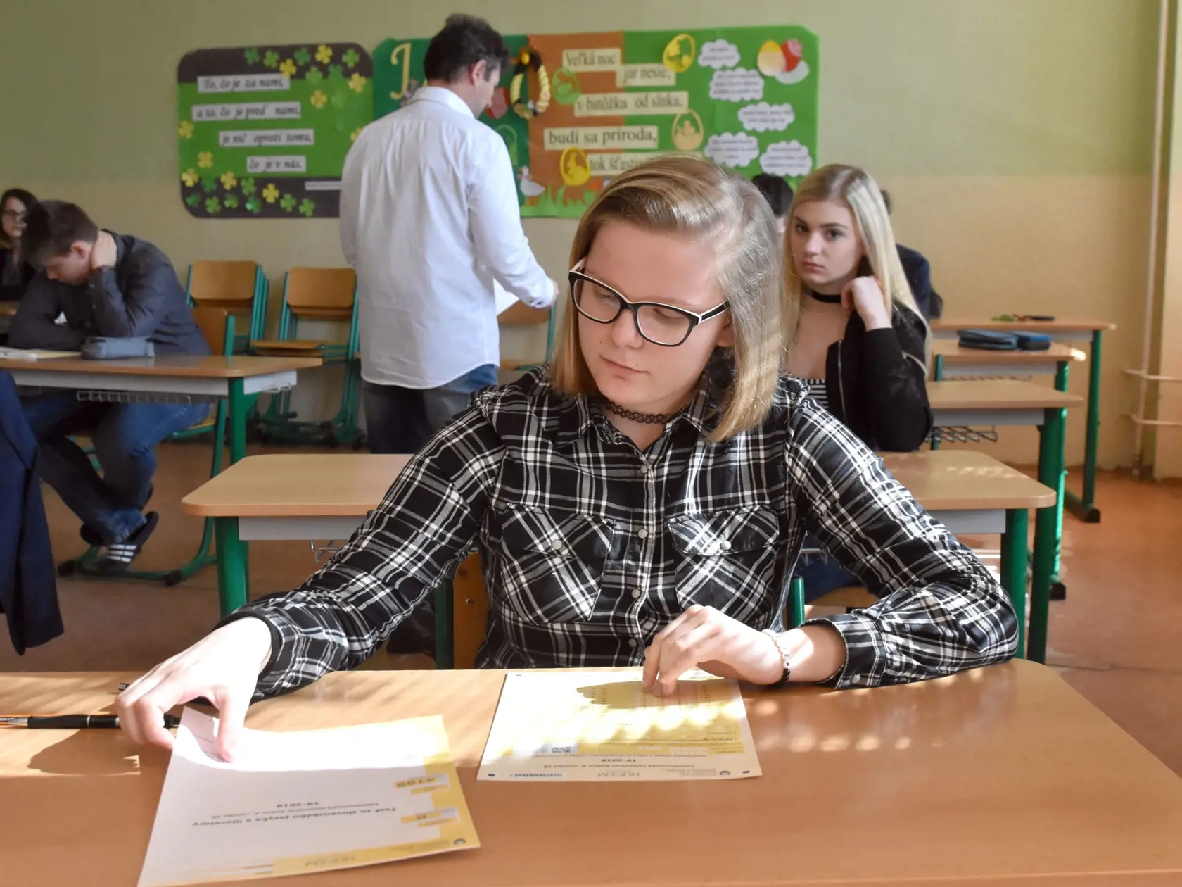 Vedomosti z matematiky a vyučovacieho jazyka si v stredu preverilo takmer 40 000 deviatakov.
