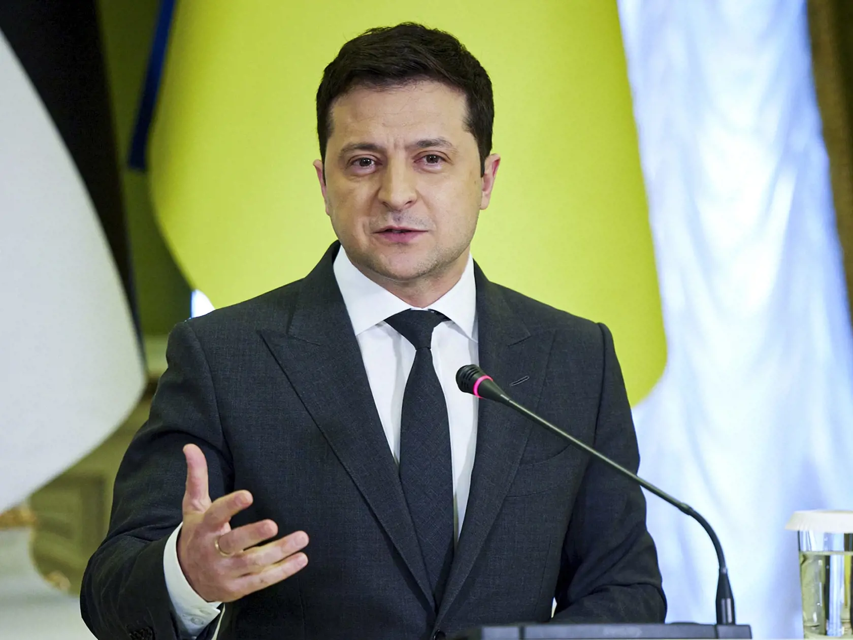 Volodymyr Zelenskyj telefonoval s Eduardom Hegerom.