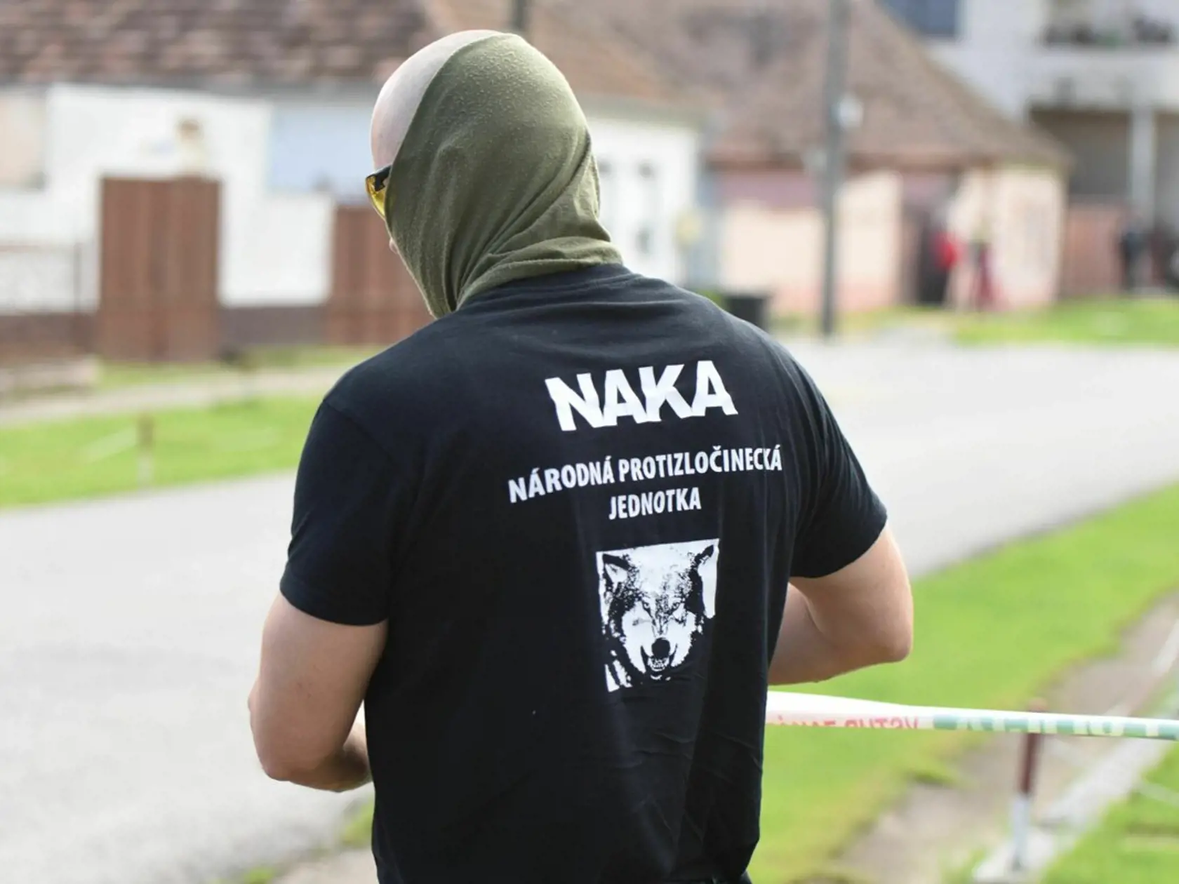 Makó mal počas výsluchu spomenúť meno neznámeho muža. Hovoriť o ňom mal ako o "doktorovi".