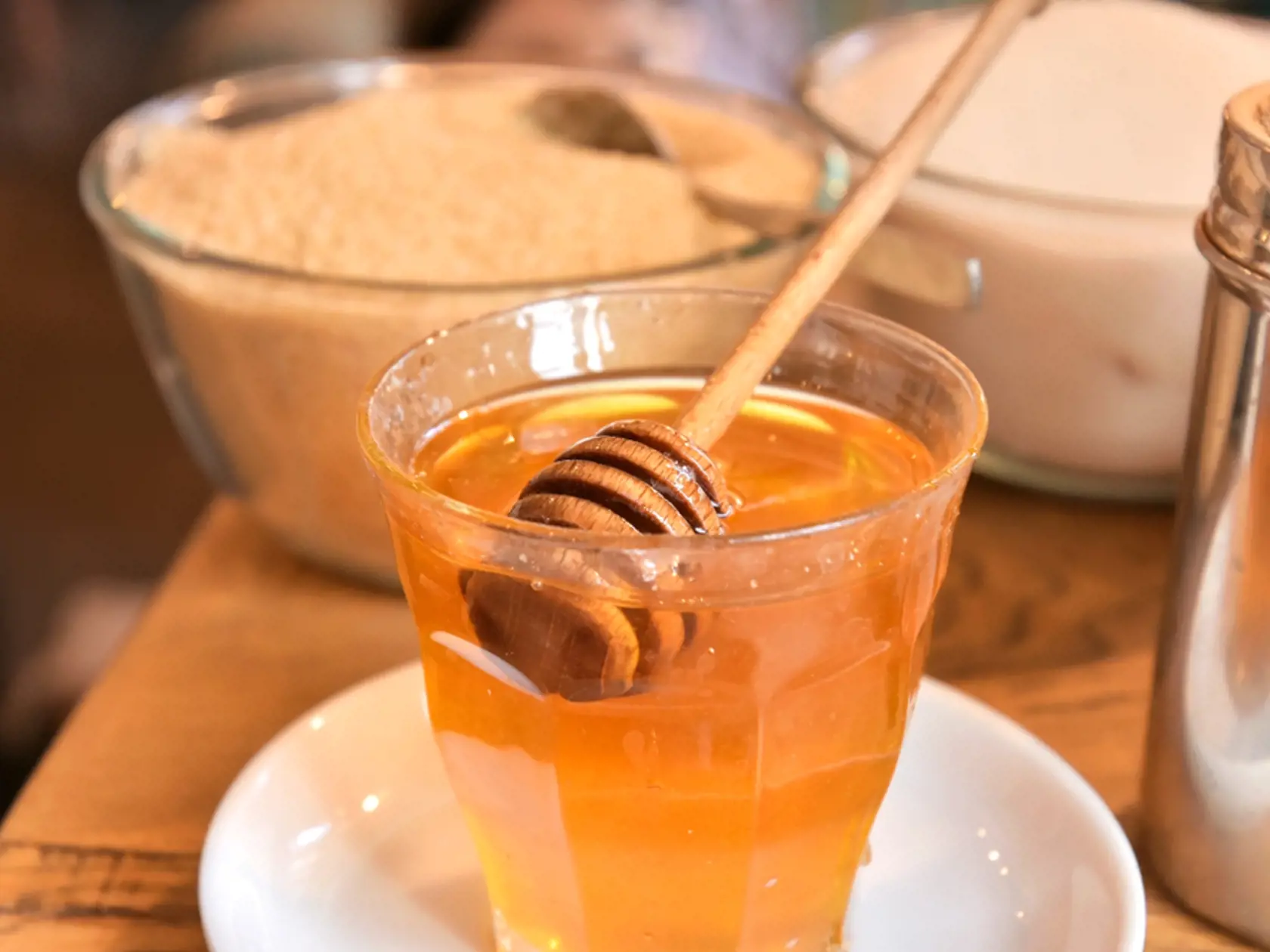 Additives,To,Hot,Drinks.,Cane,Sugar,,White,Sugar,And,Honey