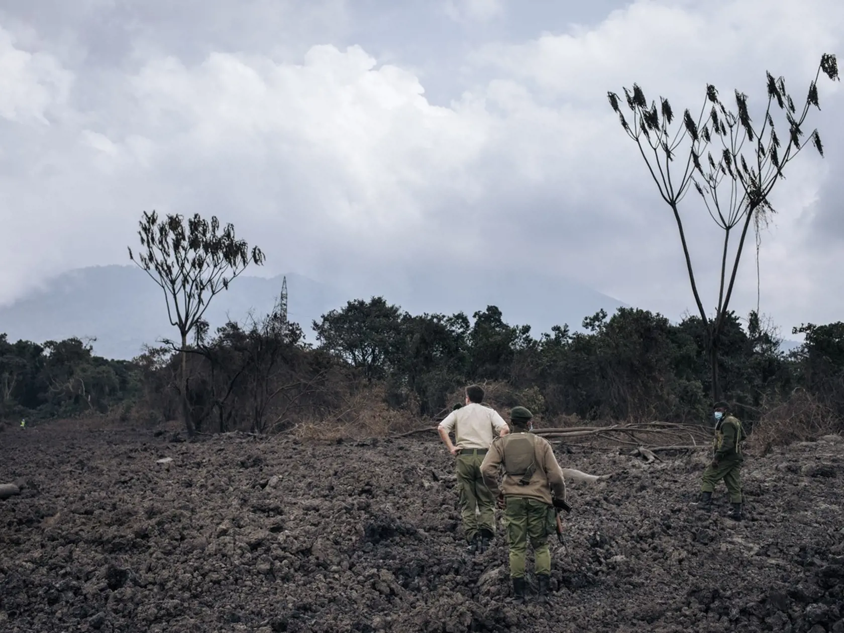 Po výbuchu afrických sopiek Nyiragongo a Murara ostala iba spúšť. Domovy museli opustiť desaťtisíce ľudí.