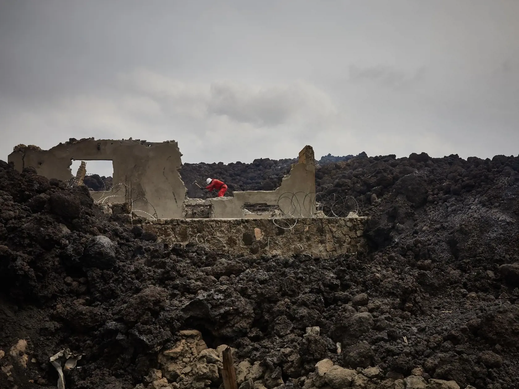 Po výbuchu afrických sopiek Nyiragongo a Murara ostala iba spúšť. Domovy museli opustiť desaťtisíce ľudí.