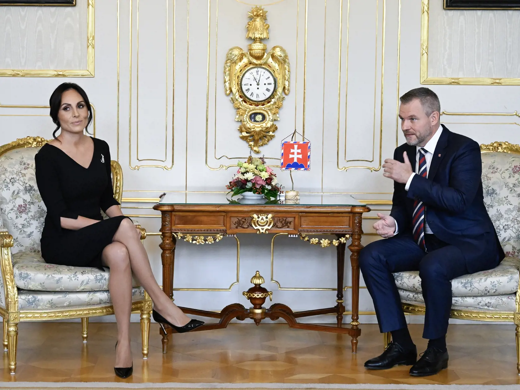 Na snímke prezident SR Peter Pellegrini a ministerka zdravotníctva Zuzana Dolinková (Hlas-SD) počas prijatia v Prezidentskom paláci 8. októbra 2024 v Bratilave. FOTO TASR - Pavel Neubauer