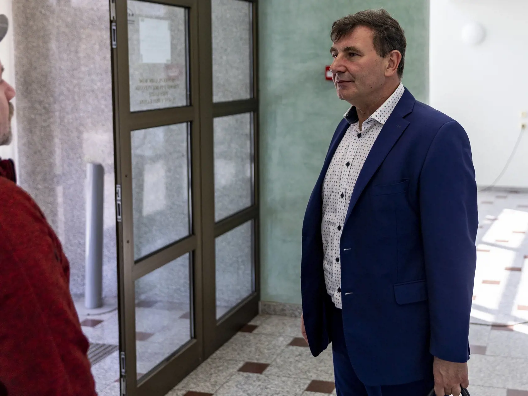 Bývalý šéf finančnej správy SR a jeden z najznámejších kajúcnikov František Imrecze. V jednej z výpovedí uviedol, že guvernér mal na "prípady nos ako potkan".