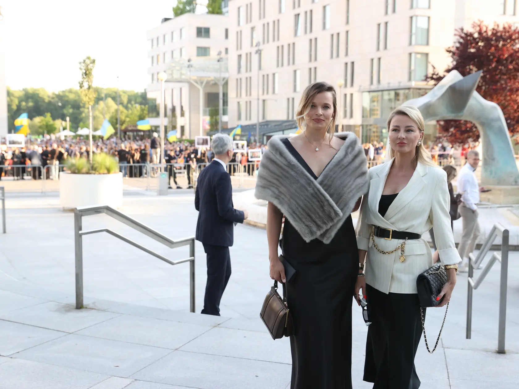 Bývalá poslankyňa Romana Tabaková a exmoderátorka STVR Kristína Kormúthová.