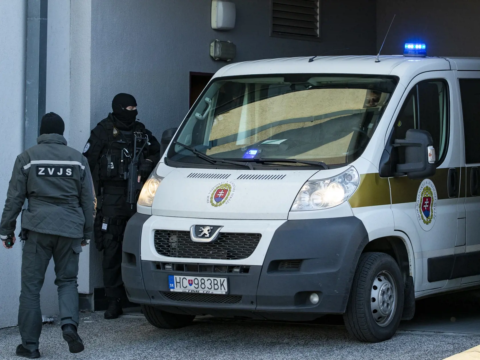 Prípad zavraždeného novinára Jána Kuciaka a jeho snúbenice Martiny Kušnírovej sa vrátil späť na Špecializovaný tresný súd.  
