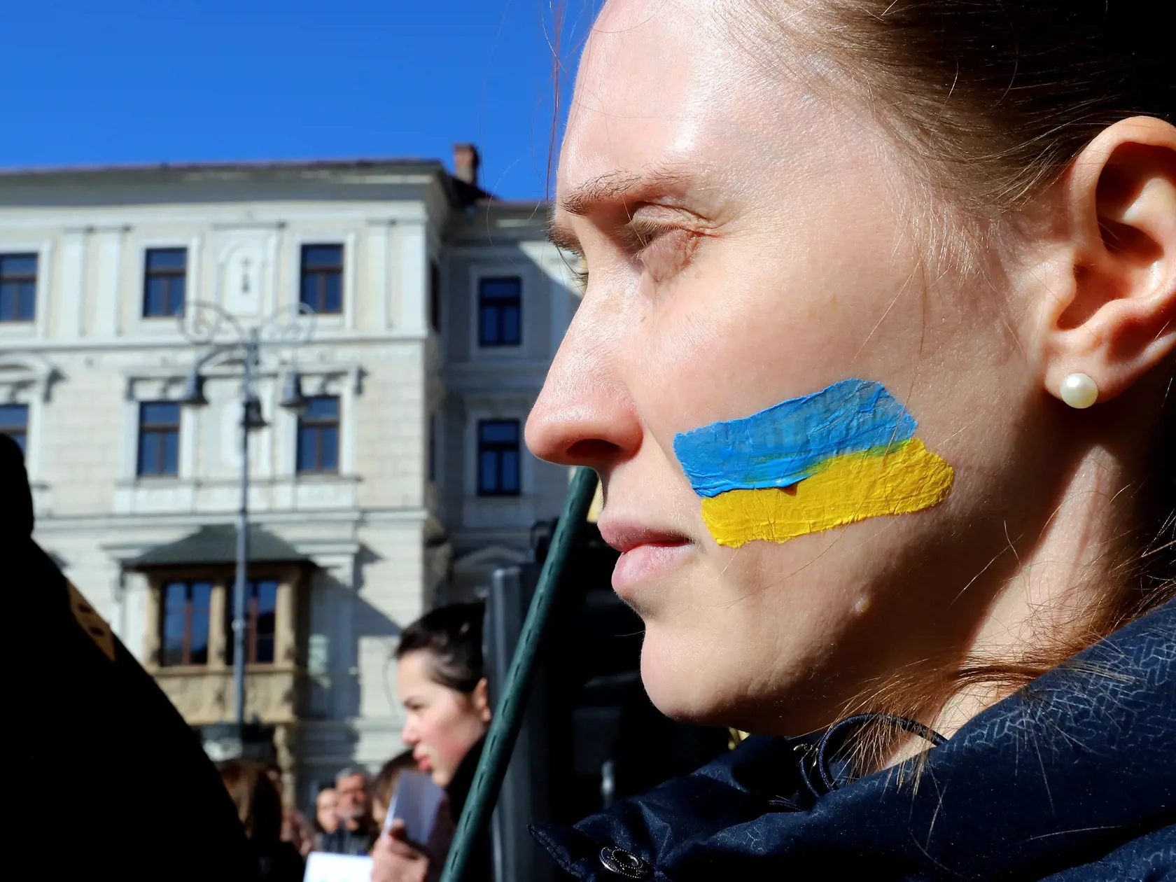 Na snímke protestné zhromaždenie proti vojne na Ukrajine sa konalo na Námestí SNP v Banskej Bystrici 27. februára 2022. FOTO TASR - Ján Krošlák