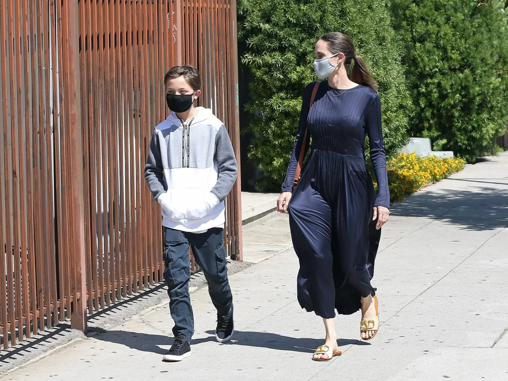 Angelina Jolie je neuveriteľne chudá.