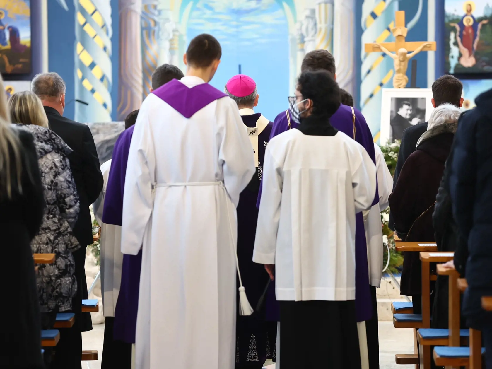 Posledná rozlúčka s profesorom Vladimírom Krčmérym v Kostole  sv. Vincenta de Paul 29. decembra 2022.