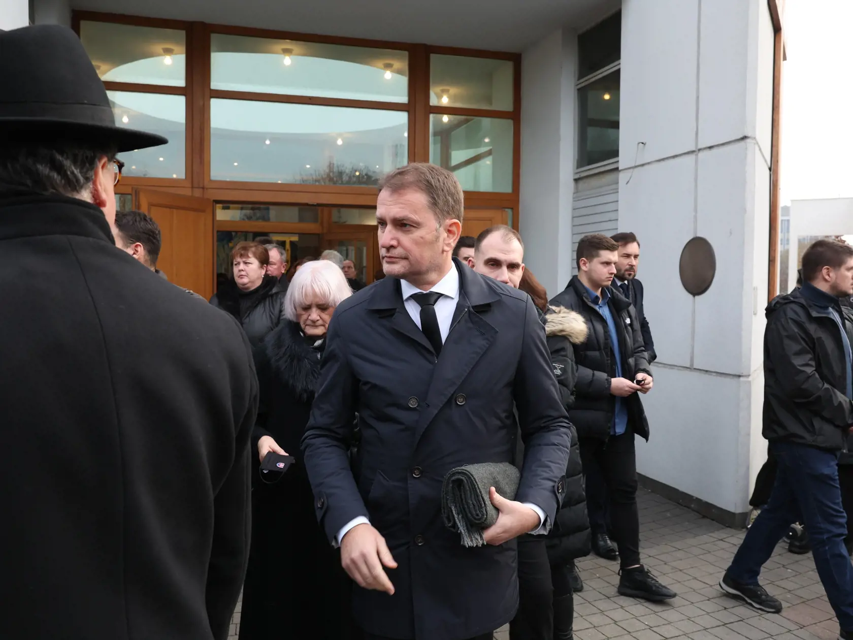 Veľa politikov: Na pohrebe profesora Krčméryho nechýbali ministri, premiér ani predseda parlamentu. Ujsť poslednú rozlúčku si nenechal ani Igor Matovič.
