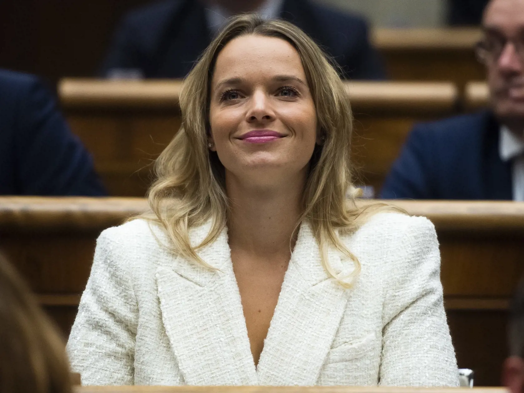„A ty sa s kým bavíš? Sa preber," odpísal minister Mikulec poslankyni Tabák. „Ja nie som tvoj k*k*tko Boris," dodal s tým, že ju obvinil z úplatkárstva a že sa tvári ako Panenka Mária. „Nepíš mi, dvíha sa mi z teba žalúdok," dodal v esemeske minister.