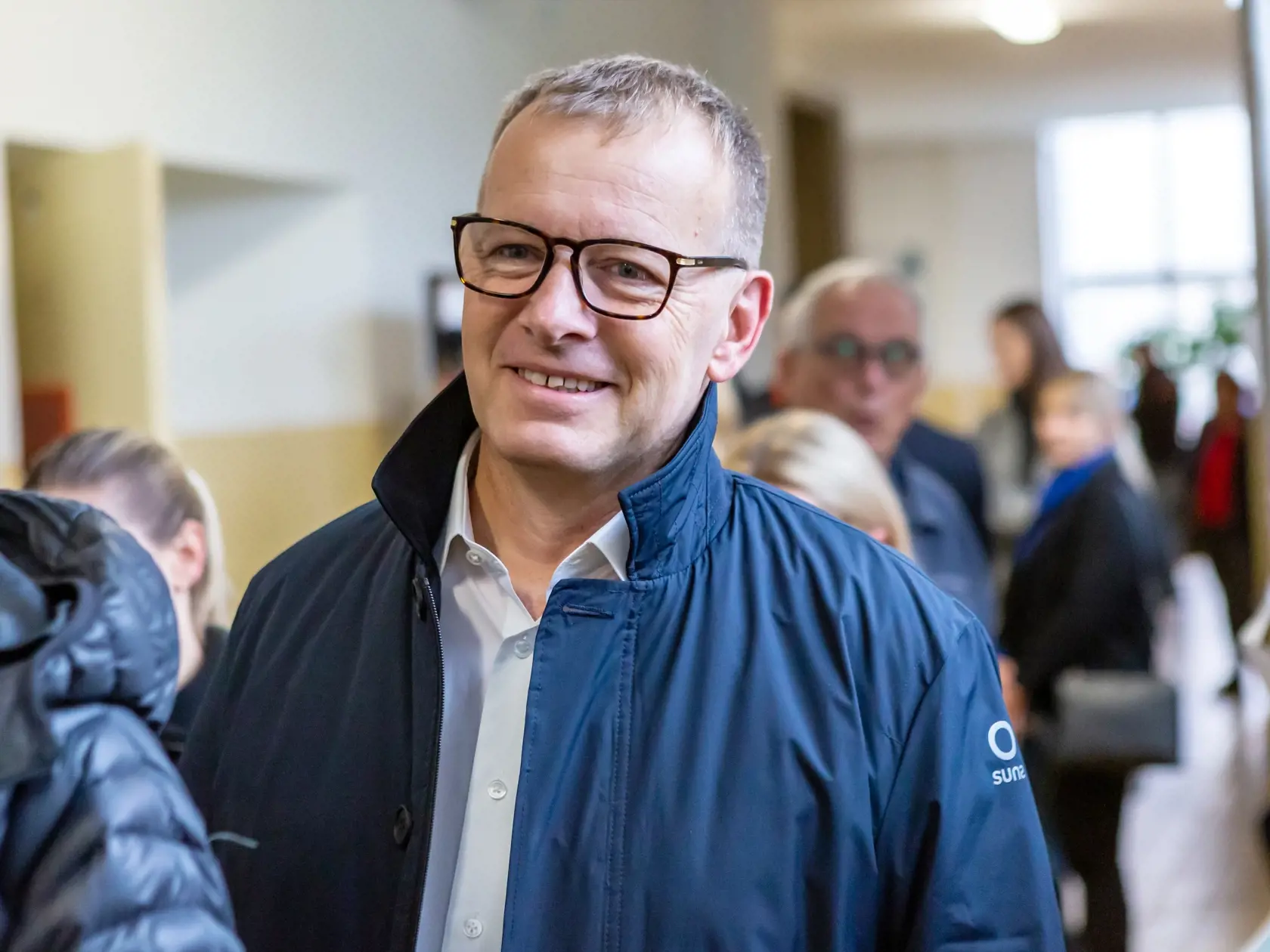 „A ty sa s kým bavíš? Sa preber," odpísal minister Mikulec poslankyni Tabák. „Ja nie som tvoj k*k*tko Boris," dodal s tým, že ju obvinil z úplatkárstva a že sa tvári ako Panenka Mária. „Nepíš mi, dvíha sa mi z teba žalúdok," dodal v esemeske minister.