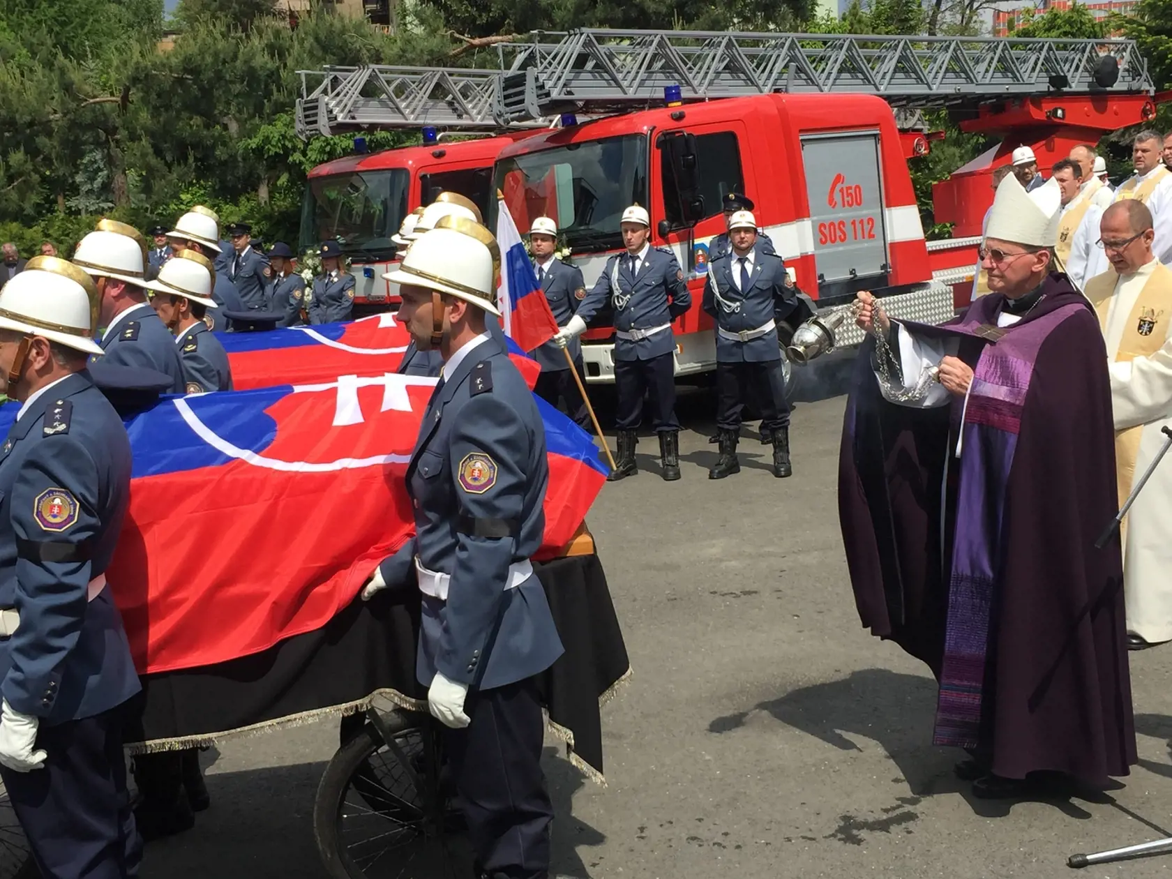Pohrebné obrady sa konali na prešovskej hasičskej stanici a v Konkatedrále sv. Mikuláša.
