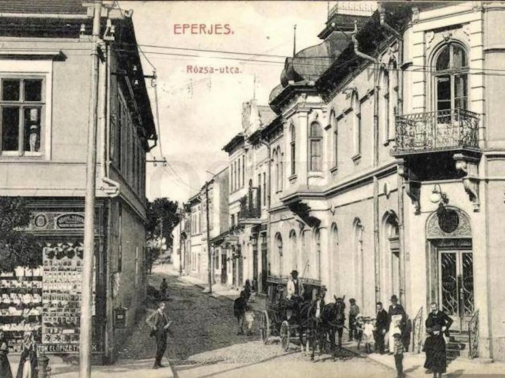 Ružová ulica, vpredu napravo kaviareň Berger, na konci naľavo Kino Olympia. 
