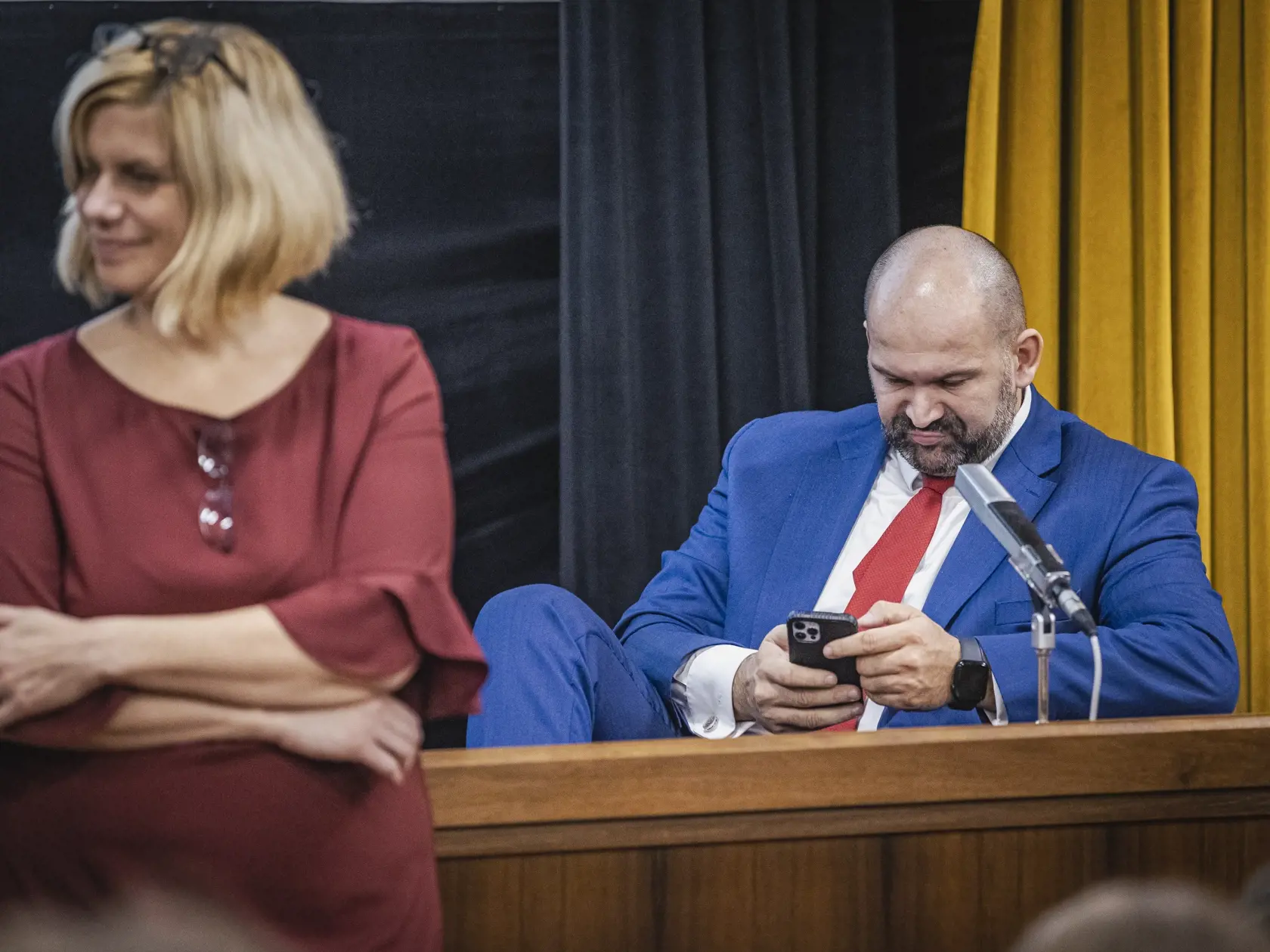 Na snímke podpredseda NRSR Peter Pčolinský na úvodnom stretnutí detského parlamentu komisára pre deti Jozefa Mikloška s poslancami NR SR. Parlament bude spájať zástupcov detských a mládežníckych organizácií na Slovensku, ktoré budú na pravidelných stretnutiach diskutovať o problémoch detí a hľadať spoločné riešenia. Pôjde o stály poradný orgán komisára pre deti.