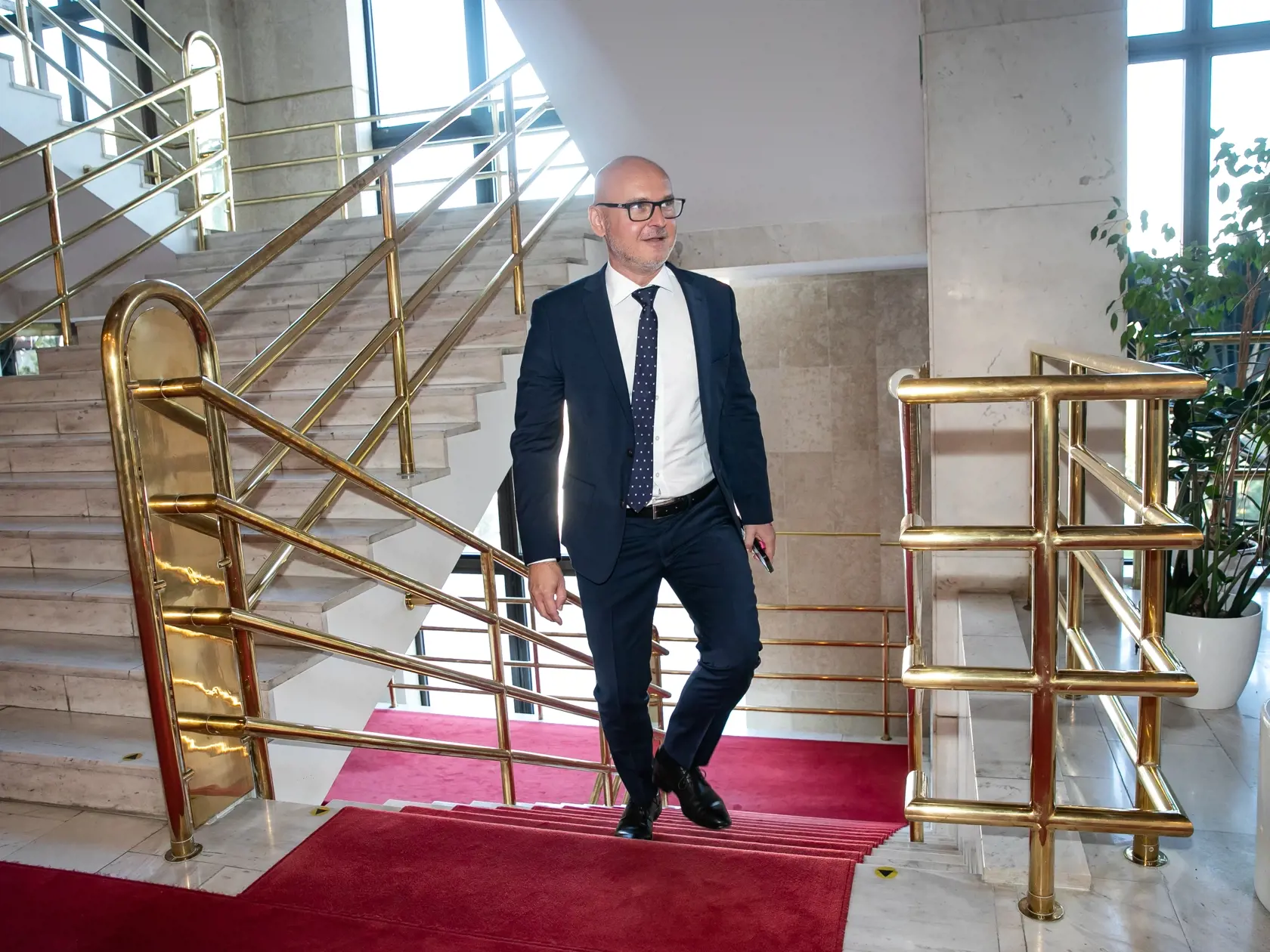 Otvorenie schôdze Národnej rady SR, módna polícia, poslanci. Na snímke je Branislav Gröhling.