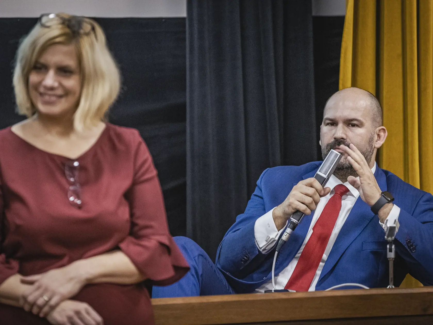 Na snímke podpredseda NRSR Peter Pčolinský na úvodnom stretnutí detského parlamentu komisára pre deti Jozefa Mikloška s poslancami NR SR. Parlament bude spájať zástupcov detských a mládežníckych organizácií na Slovensku, ktoré budú na pravidelných stretnutiach diskutovať o problémoch detí a hľadať spoločné riešenia. Pôjde o stály poradný orgán komisára pre deti.