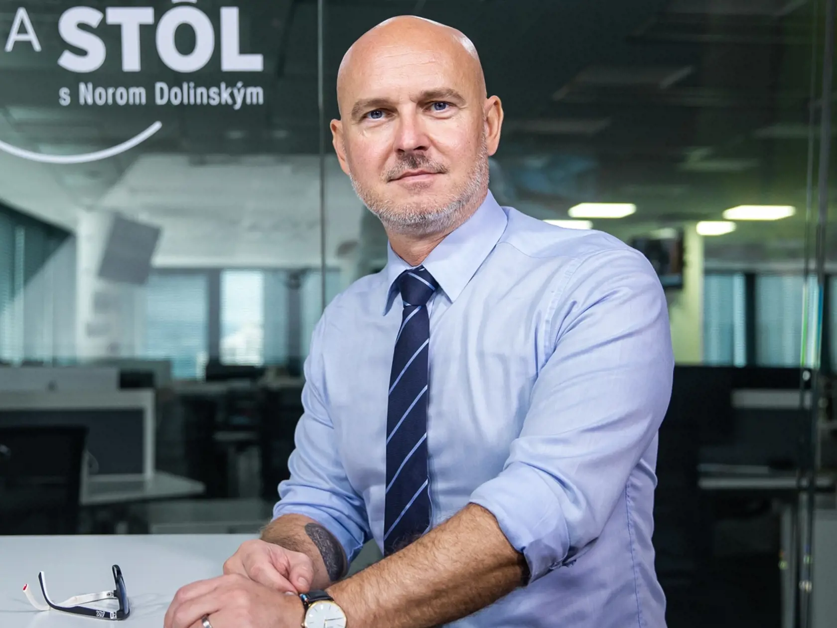 Diskusná relácia "Karty na stôl", ktorej hosťom bol Branislav Gröhling.