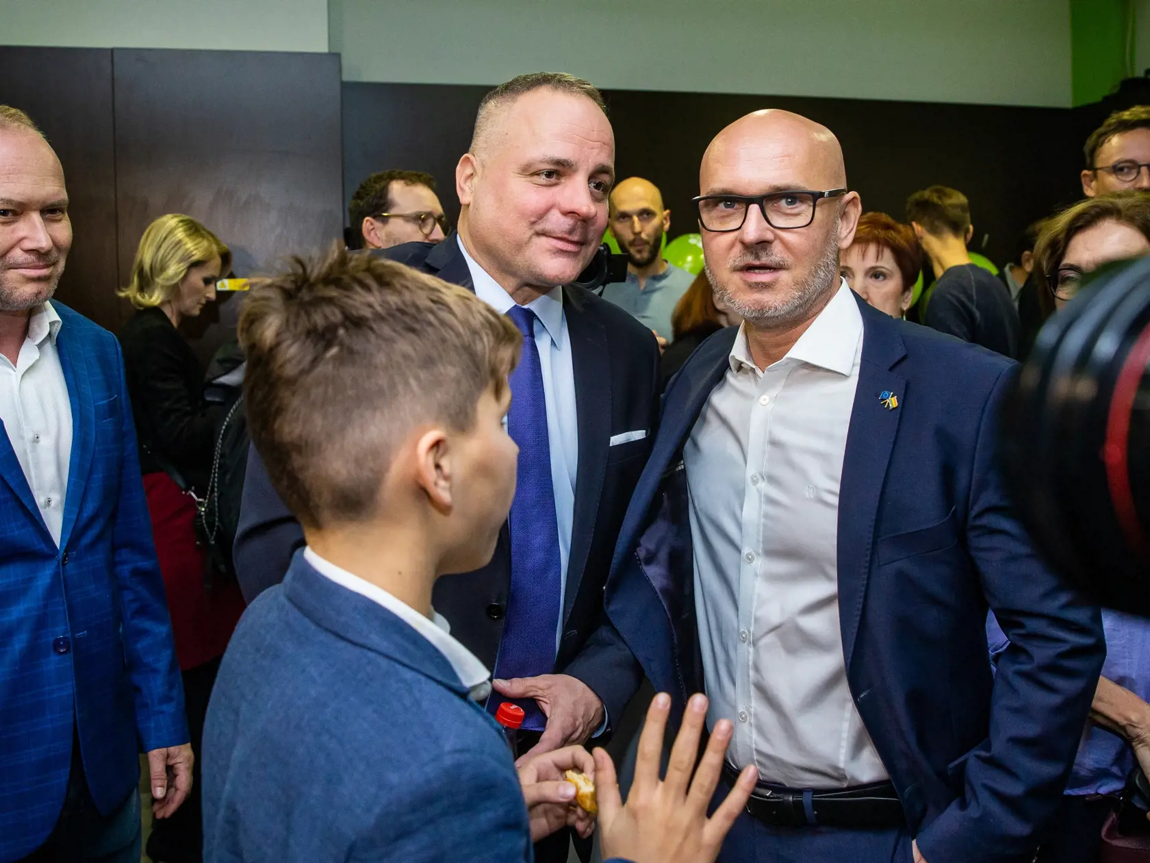 Župné a komunálne voľby 2022 v centrále strany SaS. Na snímke Juraj Droba a Branislav Gröhling.