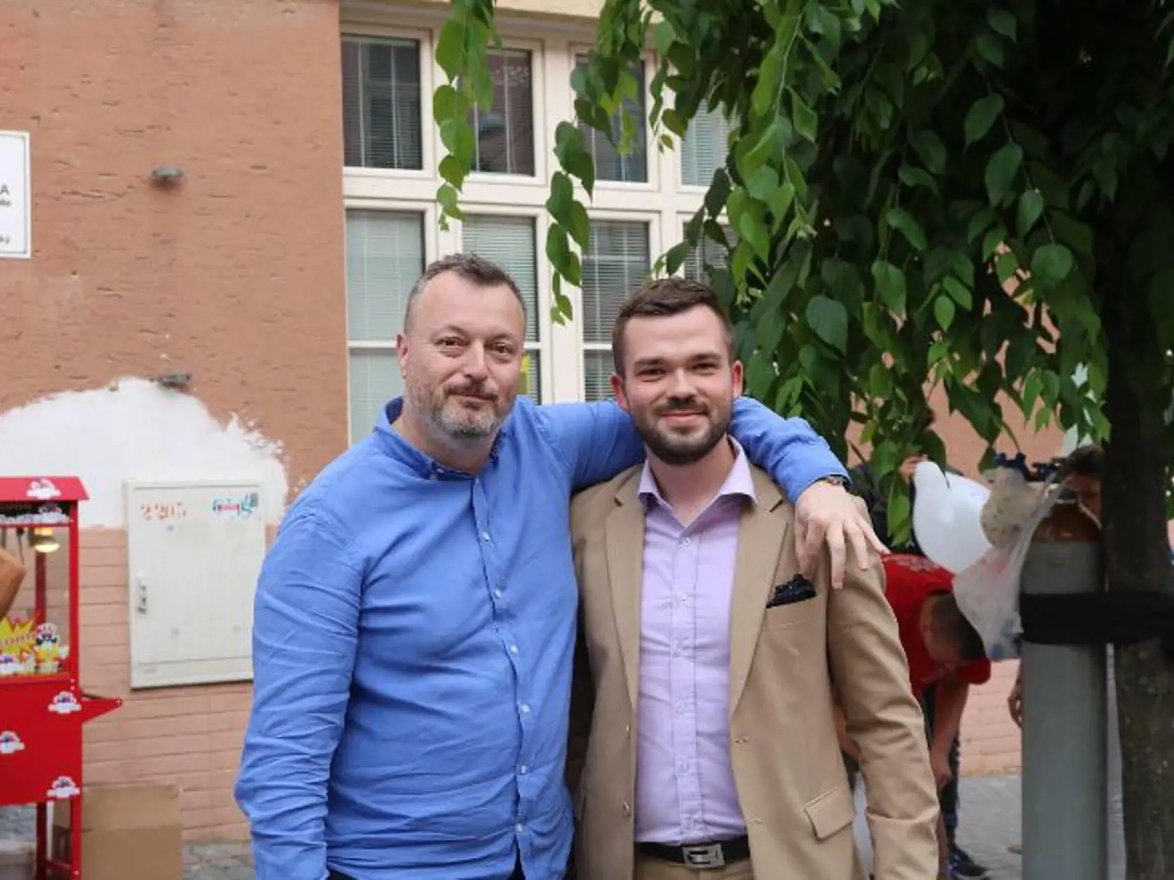 KOLLÁROV OKRESNÝ ŠÉF Michal Hynek bol kedysi vo firme, ktorá za študentov robila údajne záverečné práce na kľúč.