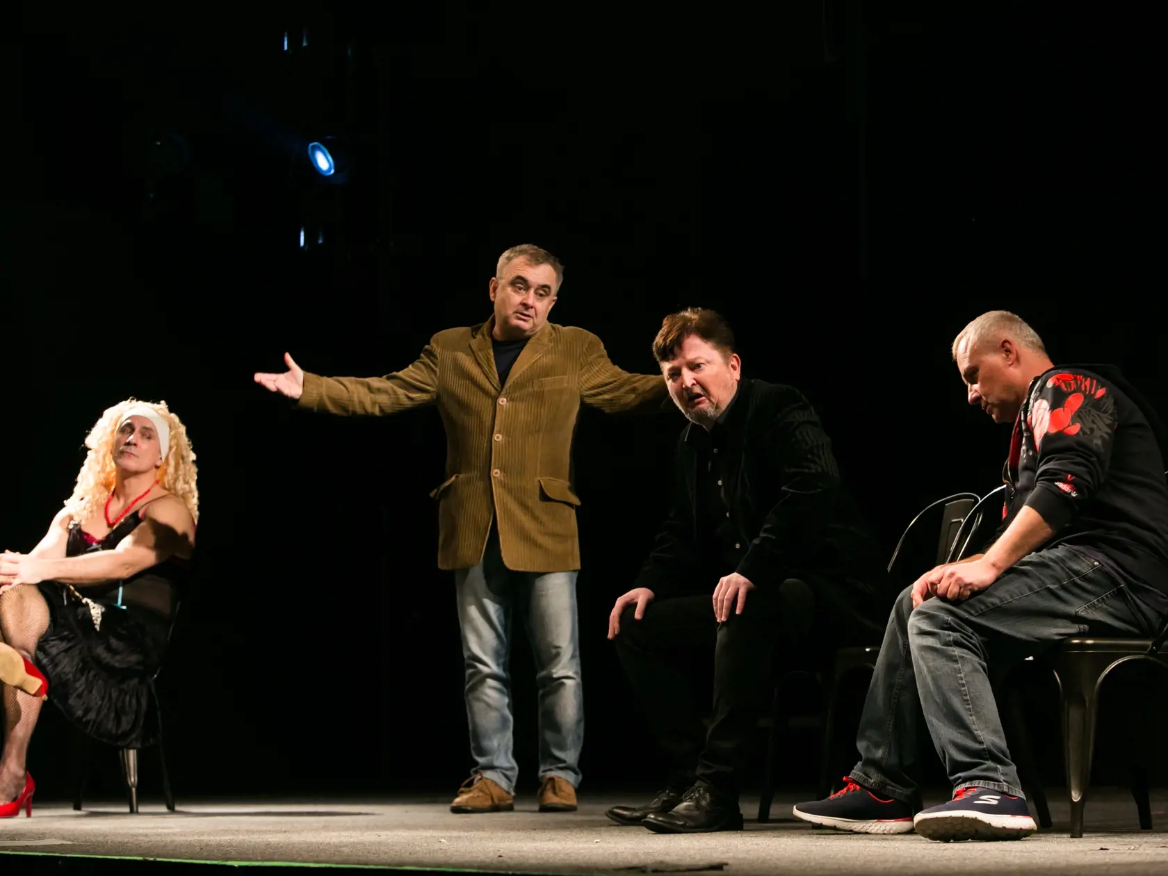Na snímke Peter Batthyány,Peter Sklár, Martin Vanek, Igor Adamec v divadelnej komédii Mafiánske historky v Bratislave, Majestic Music Club
