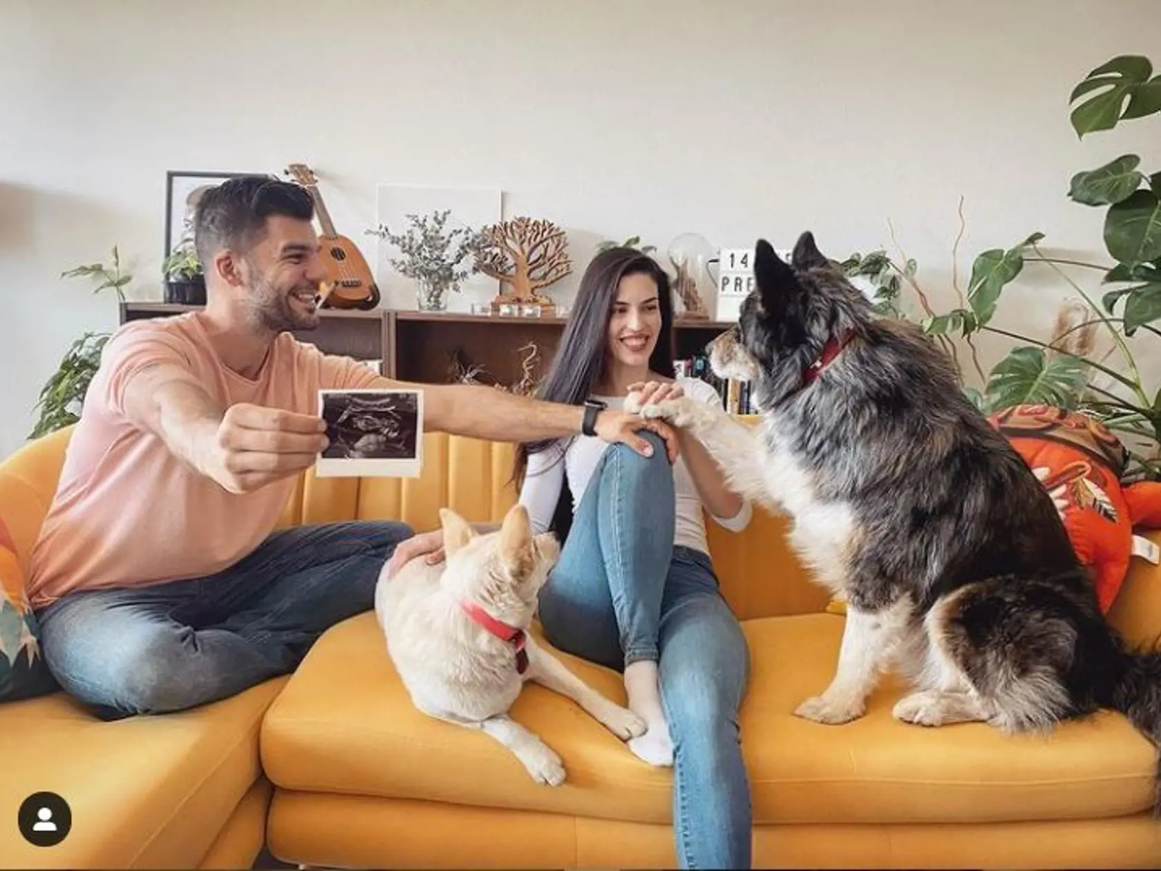 Tomáš Juríček s priateľkou Anež čakajú prvé bábätko.