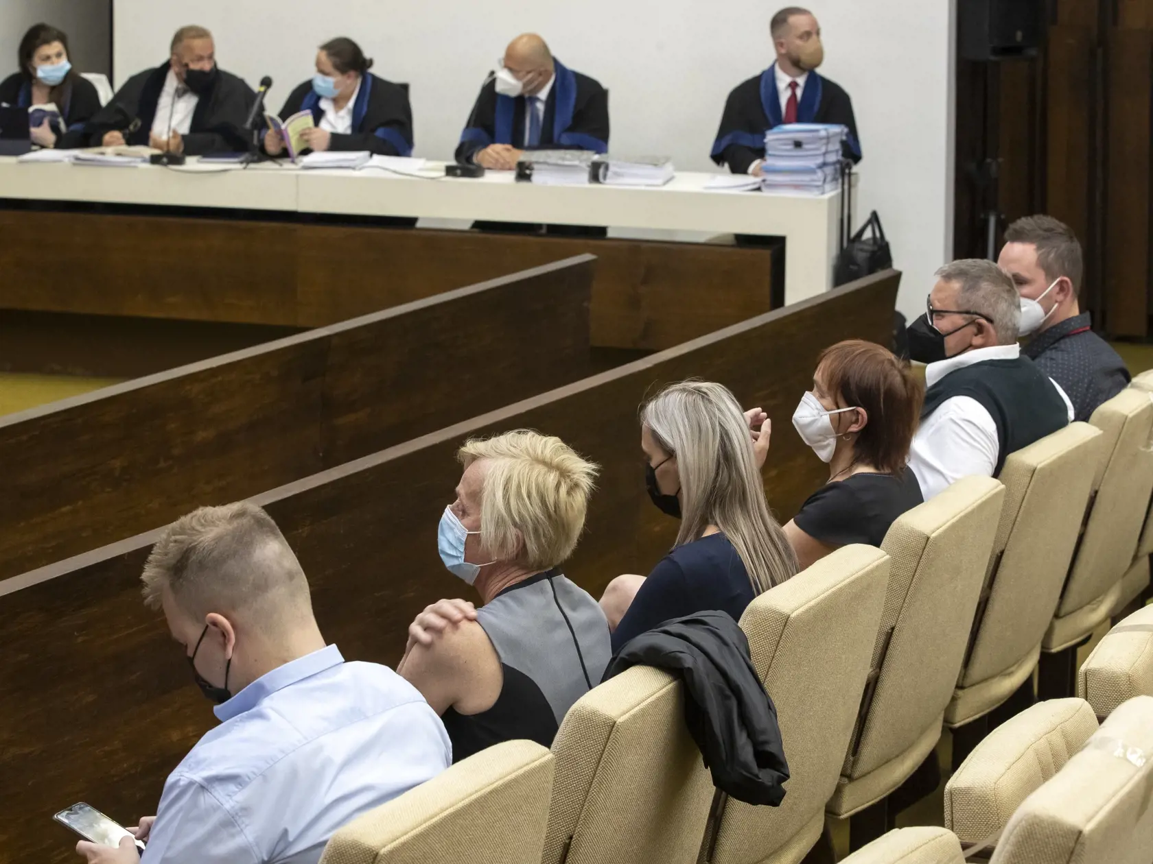 Verejné zasadnutie Najvyššieho súdu SR vo veci odvolania voči rozsudku v prípade vraždy investigatívneho novinára Jána Kuciaka a jeho snúbenice Martiny Kušnírovej. Na snímke je rodina zavraždených.