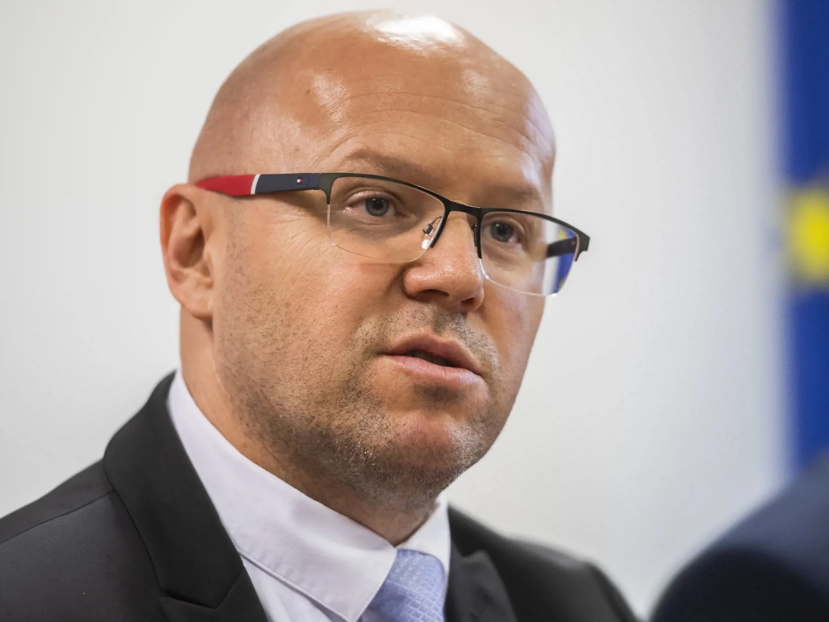 Na snímke bývalý riaditeľ Národnej kriminálnej agentúry (NAKA) Ľubomír Daňko počas tlačovej konferencie o výsledkoch akcie "Mamonár" v Pezinku 16. mája 2023. FOTO TASR - Jaroslav Novák
