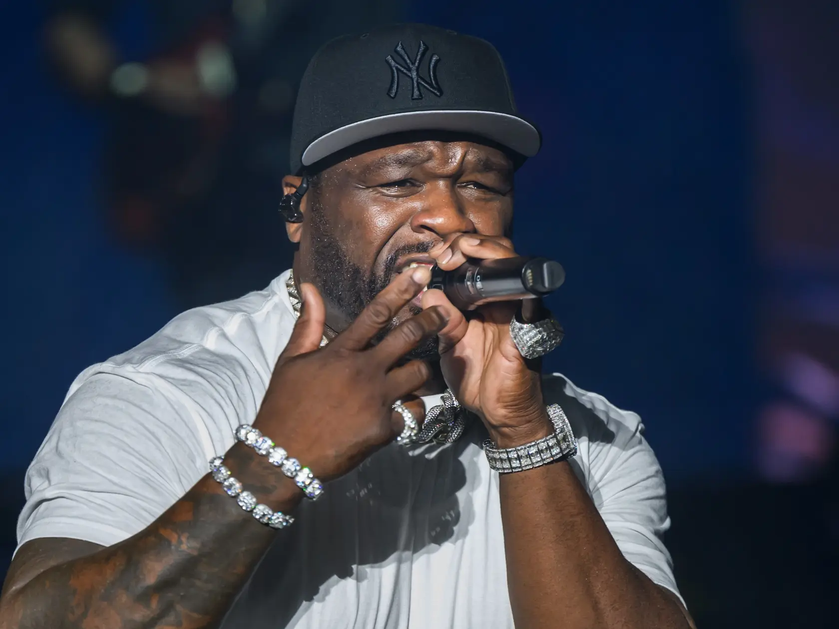 Na snímke americký raper 50 Cent počas prvého dňa 3. ročníka Lovestream festivalu na starom letisku vo Vajnoroch v piatok