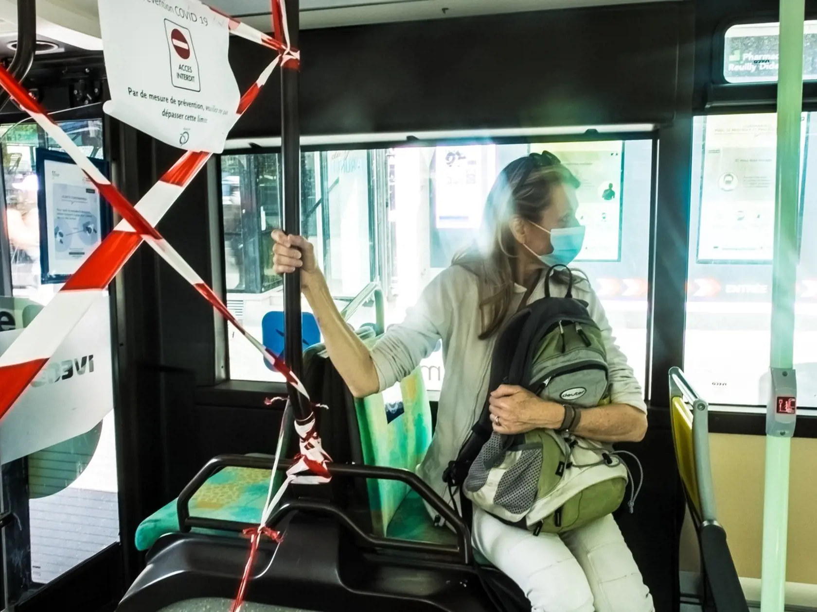 Vo Francúzsku je nosenie rúšok vo verejnej doprave povinné.