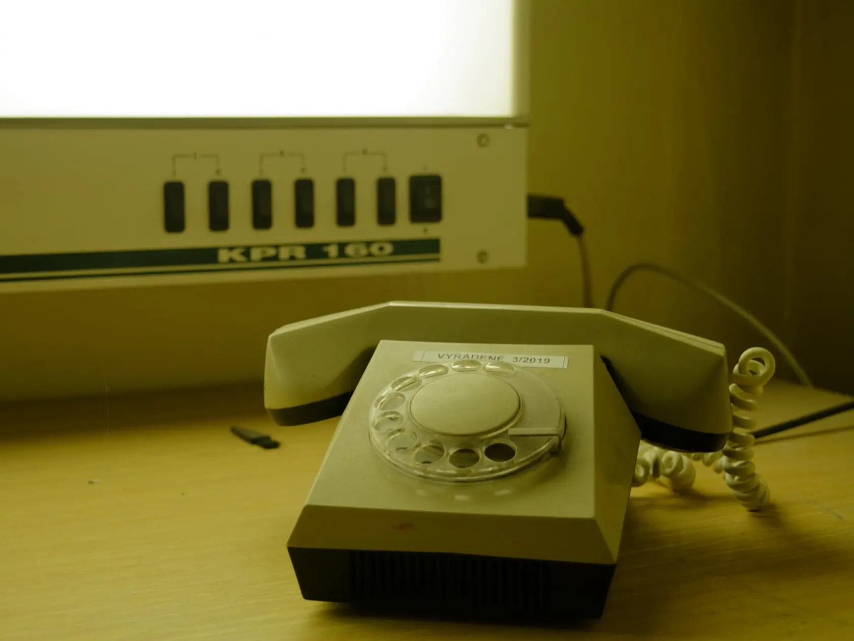 Starý telefón.