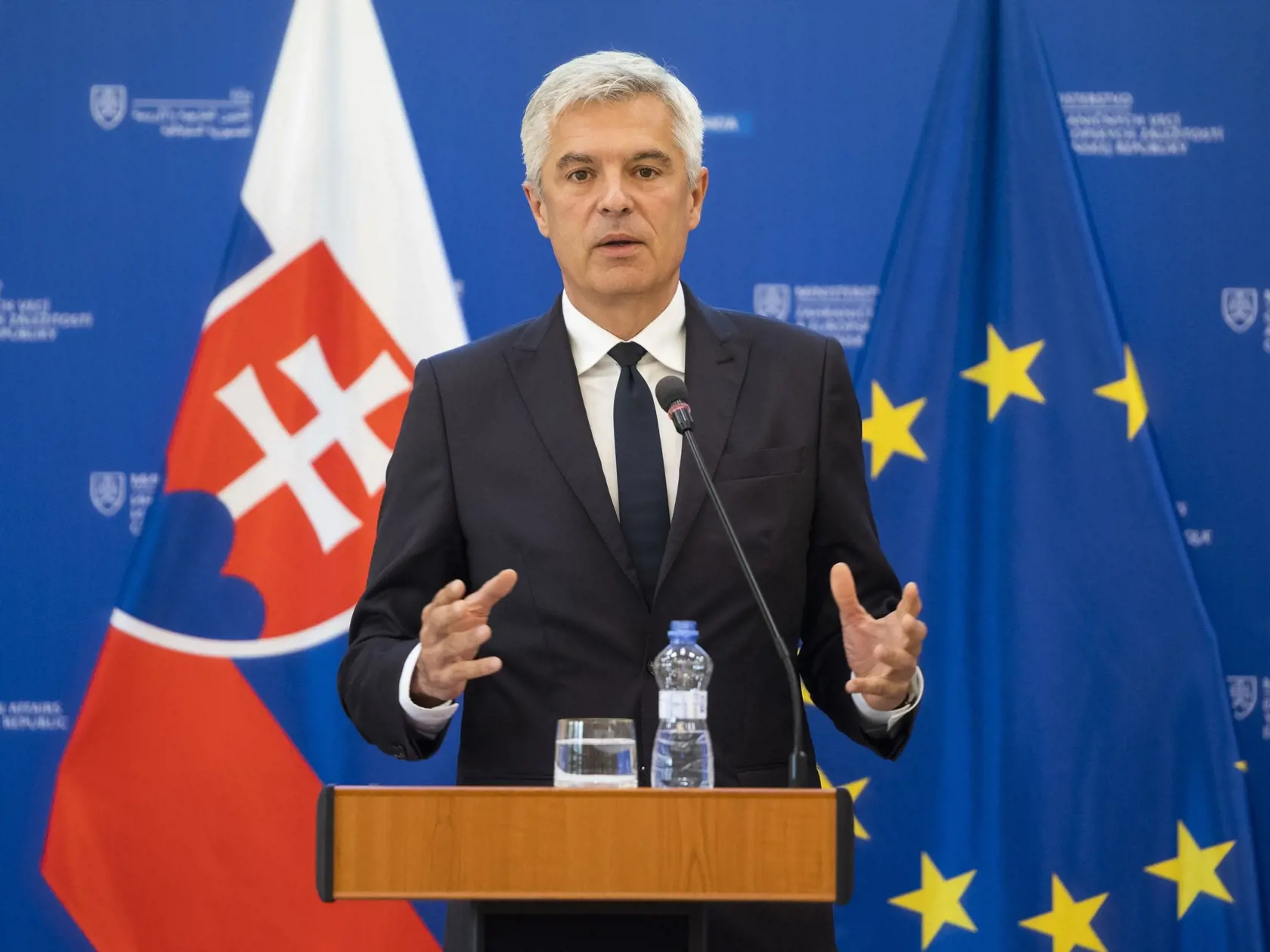 Na snímke minister zahraničných vecí a európskych záležitostí SR Ivan Korčok (nominant SaS) počas tlačovej konferencie, na ktorej zhodnotil 100 dní vo funkcii šéfa rezortu diplomacie v Bratislave 16. júla 2020. FOTO TASR - Jaroslav Novák